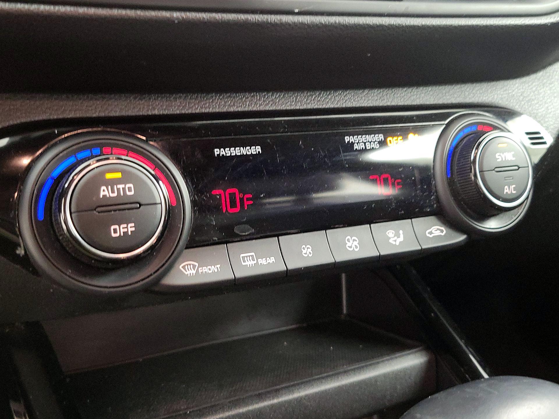 Thumbnail: 2023 Kia Forte - 17