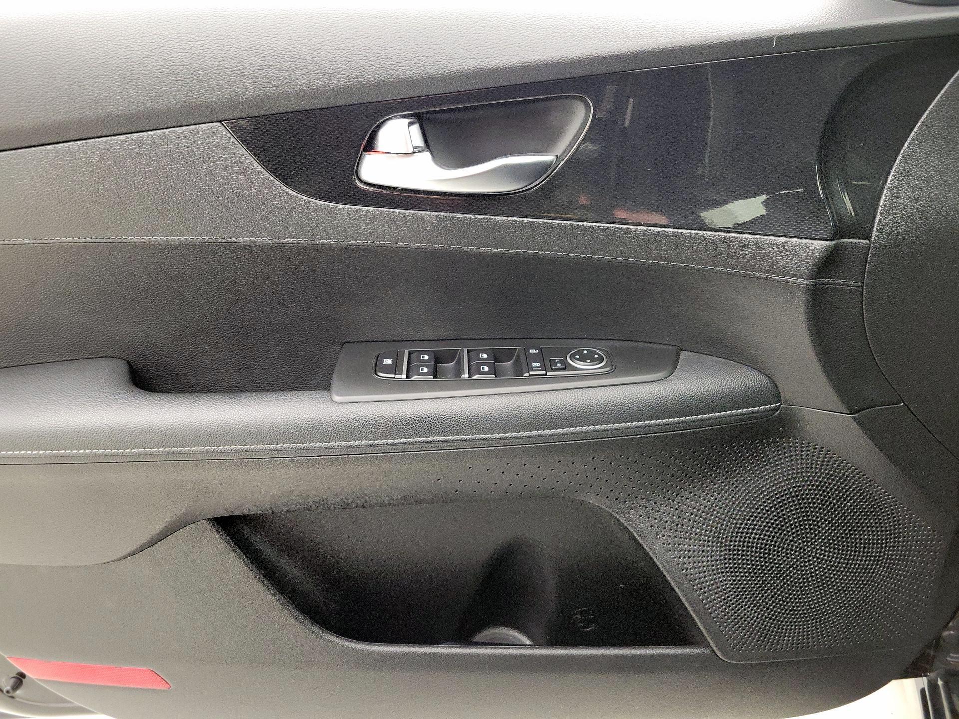 Thumbnail: 2023 Kia Forte - 12