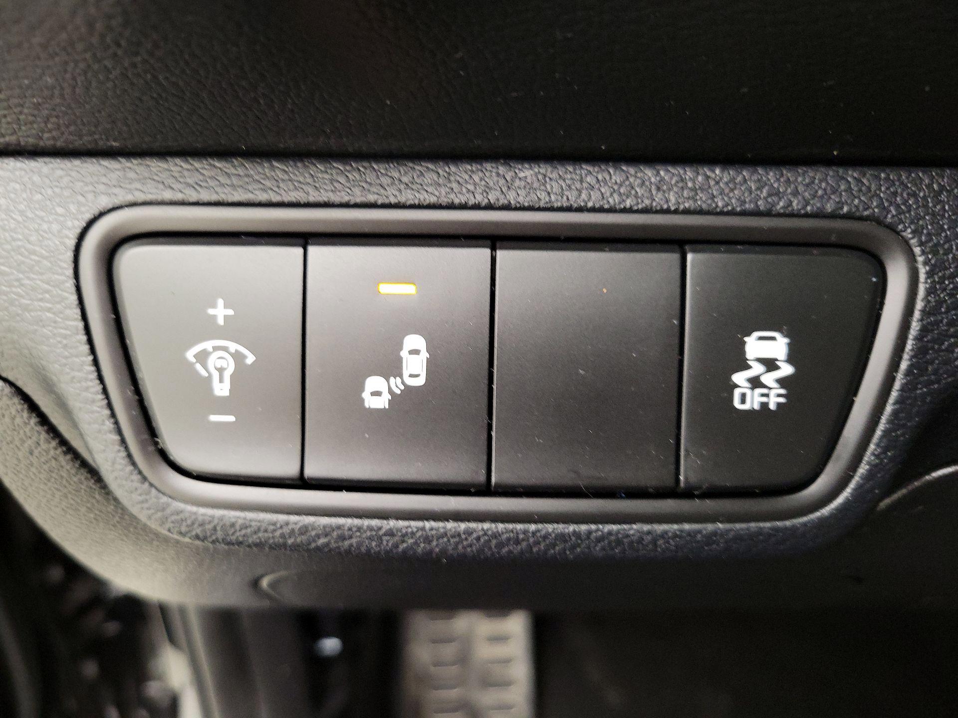 Thumbnail: 2023 Kia Forte - 13