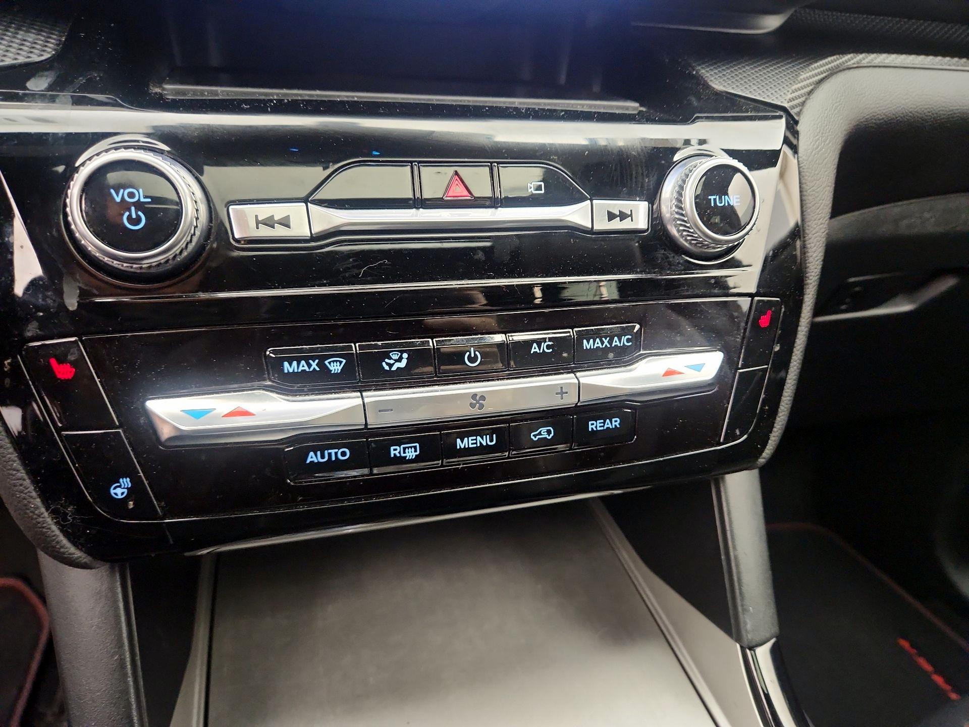 Thumbnail: 2022 Ford Explorer - 17