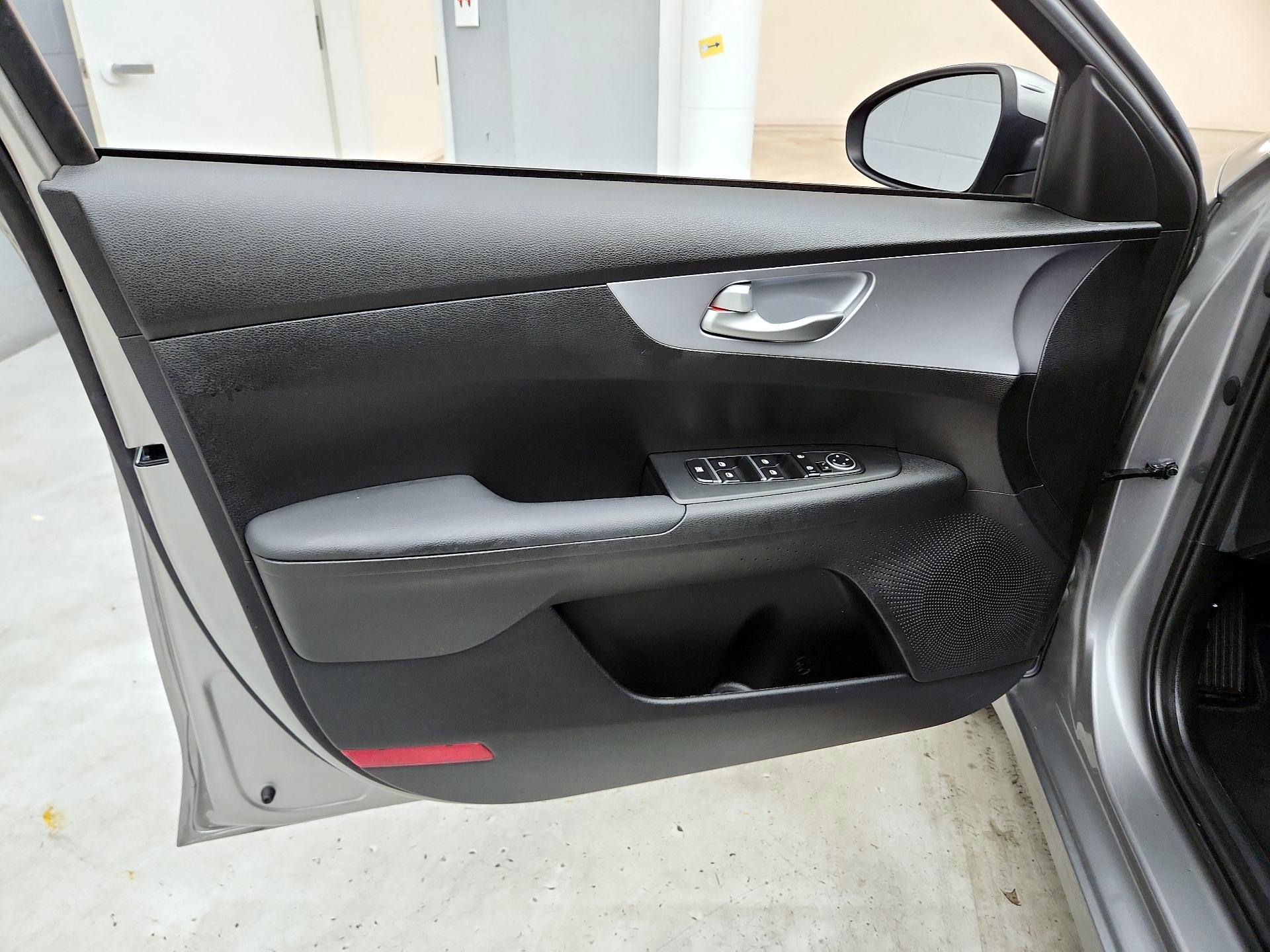 Thumbnail: 2023 Kia Forte - 12