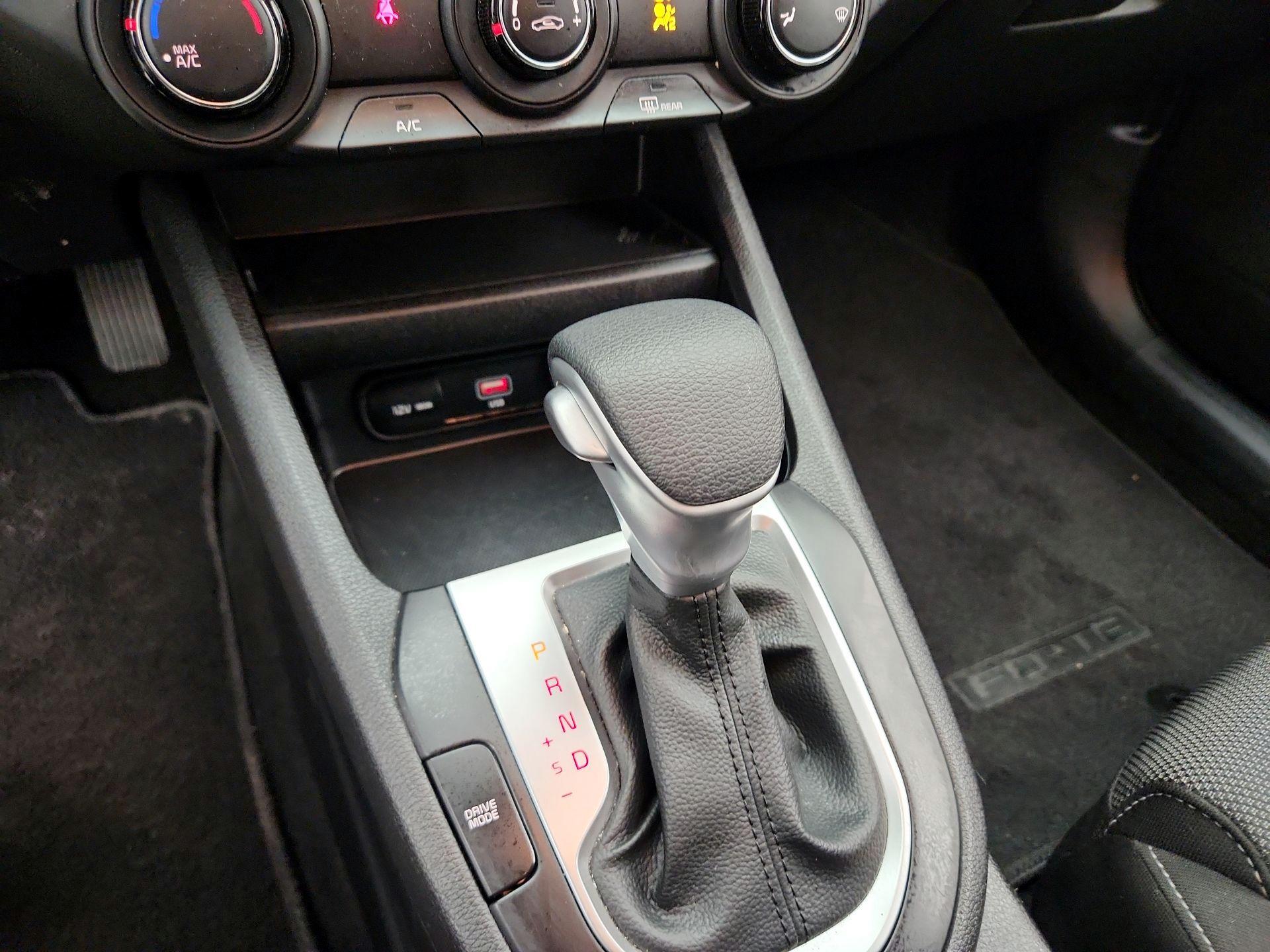 Thumbnail: 2023 Kia Forte - 17