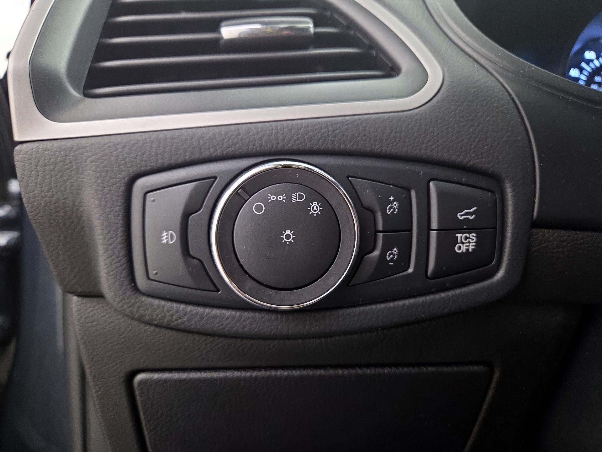 Thumbnail: 2022 Ford Edge - 13