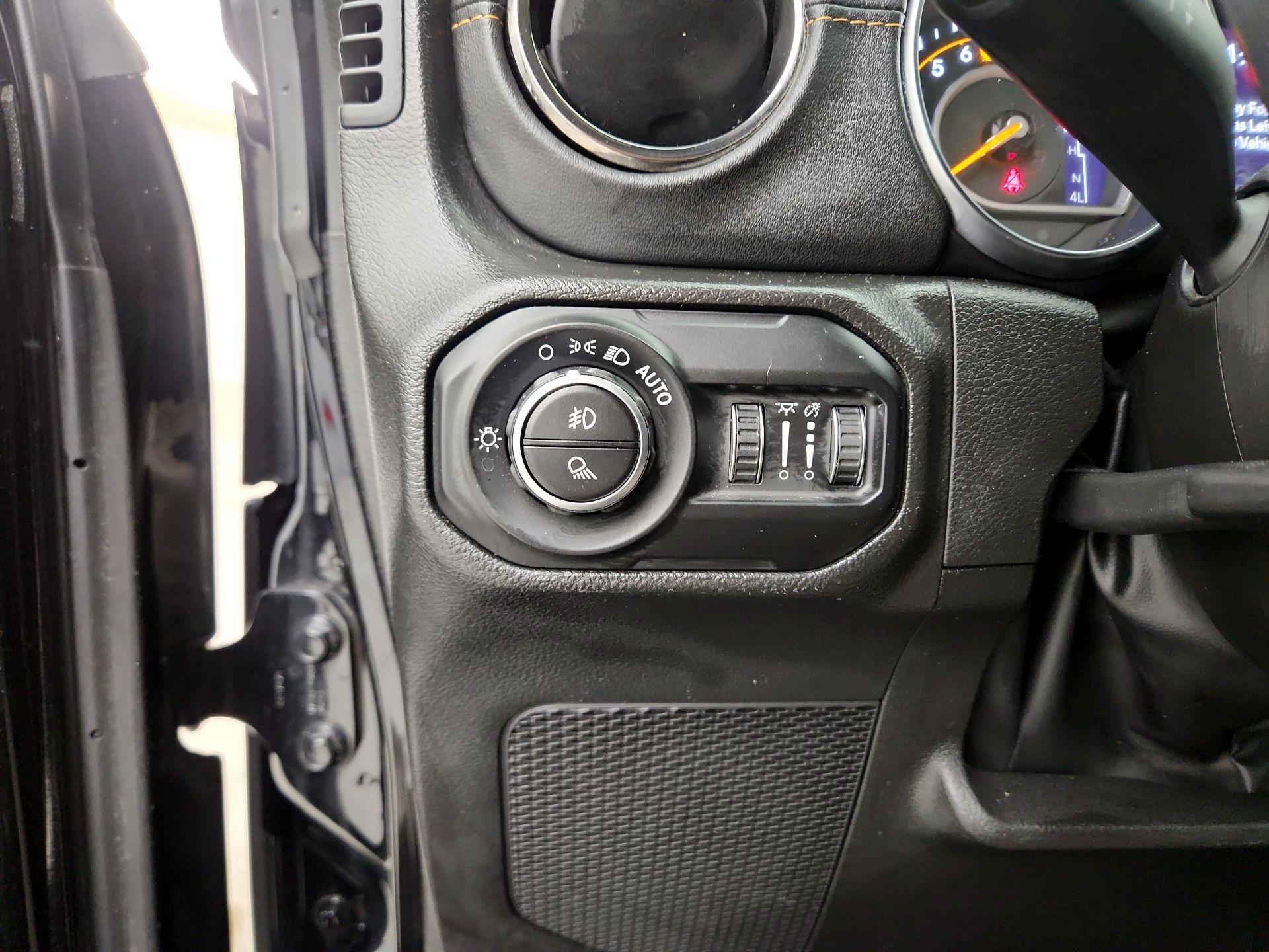 Thumbnail: 2022 Jeep Gladiator - 13