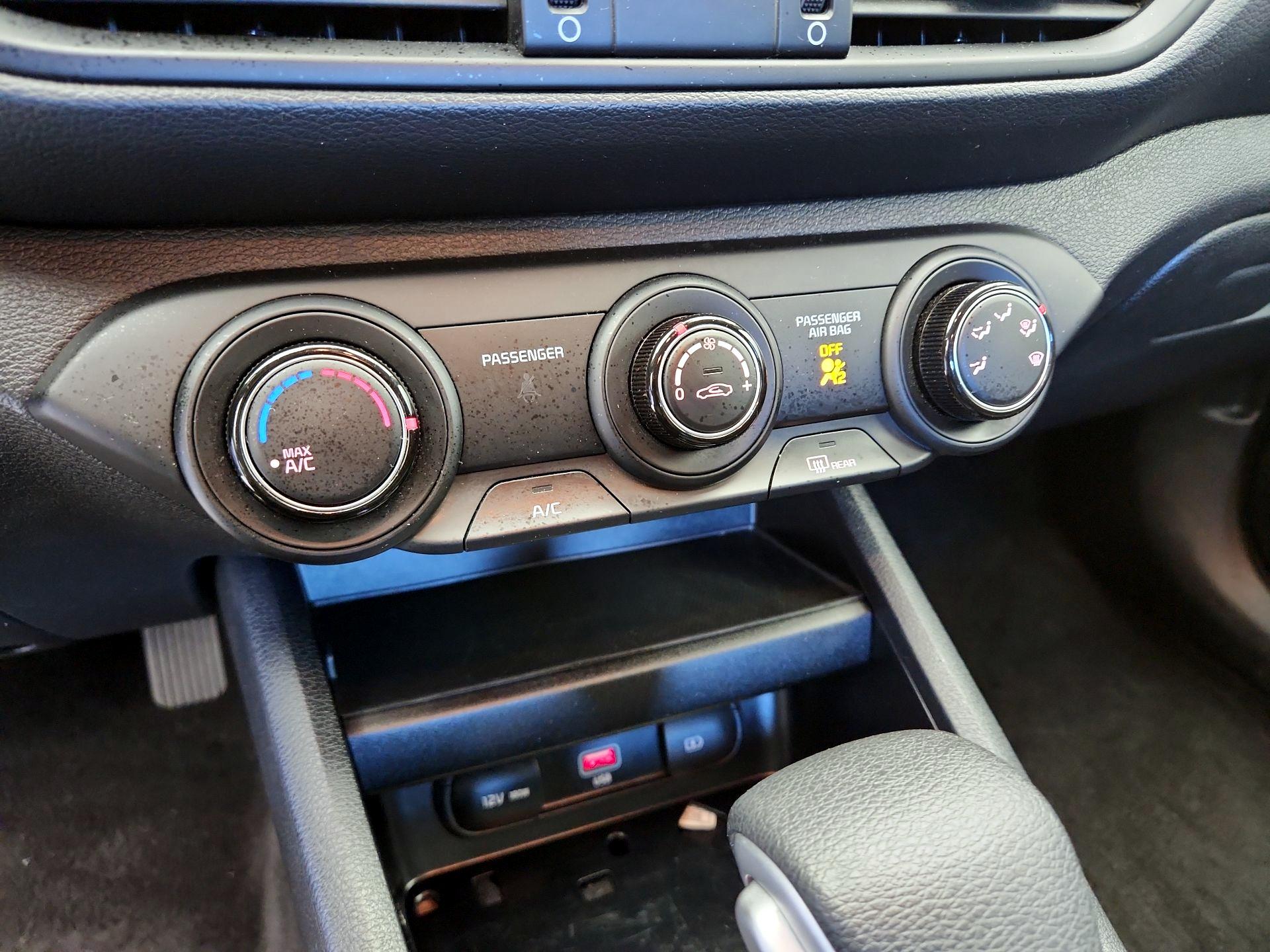 Thumbnail: 2024 Kia Forte - 16