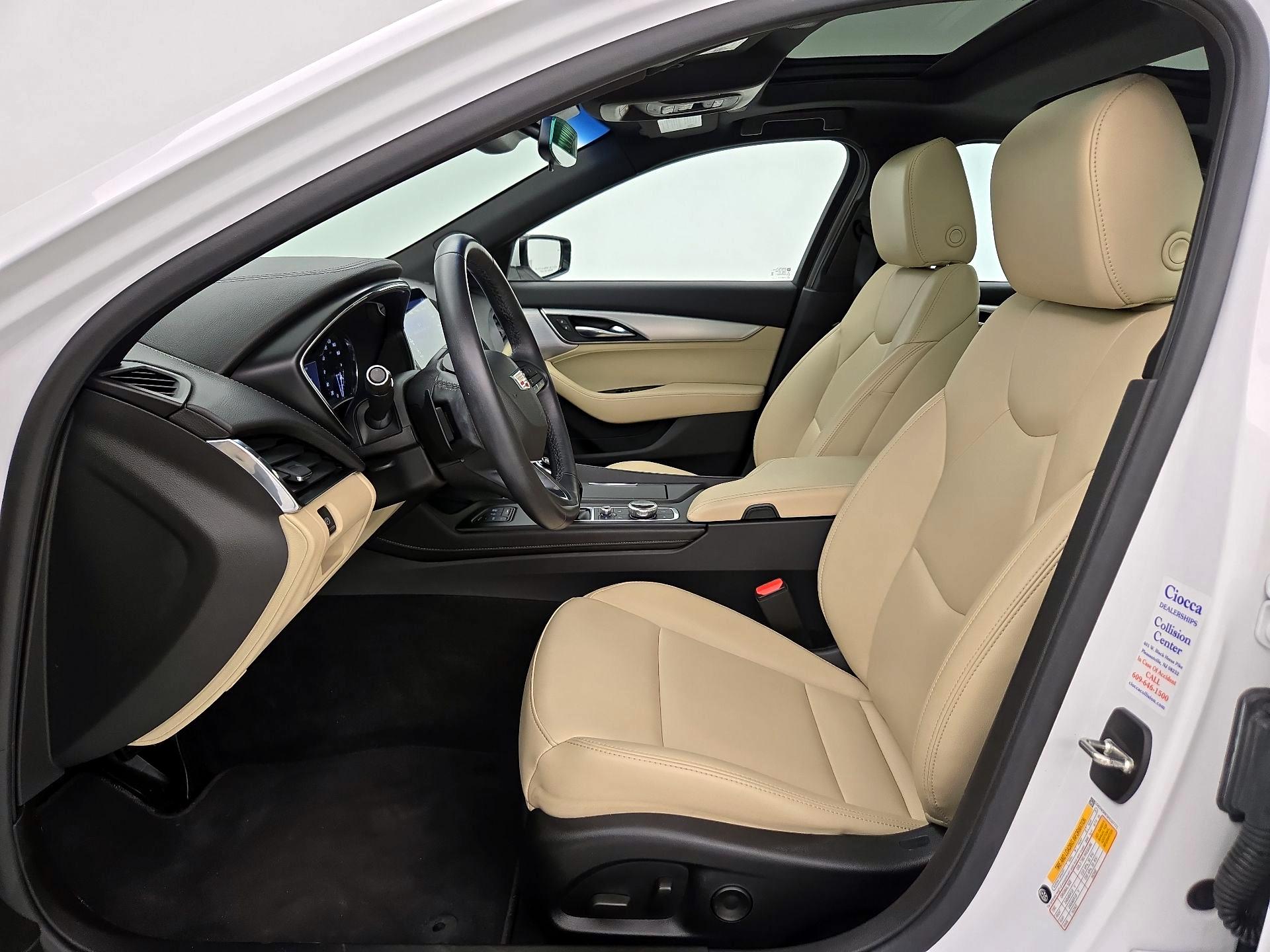 Thumbnail: 2023 Cadillac CT5 - 11