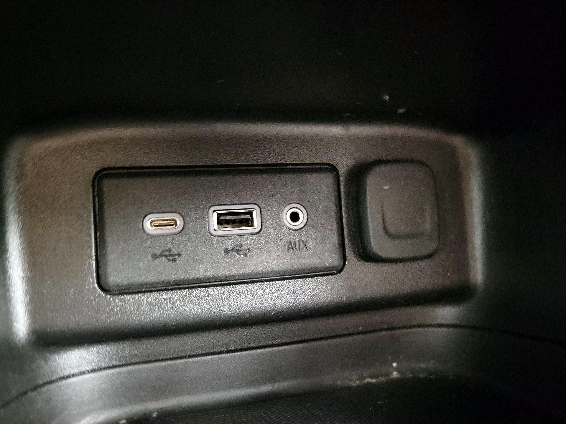 Thumbnail: 2023 Chevrolet Equinox - 18