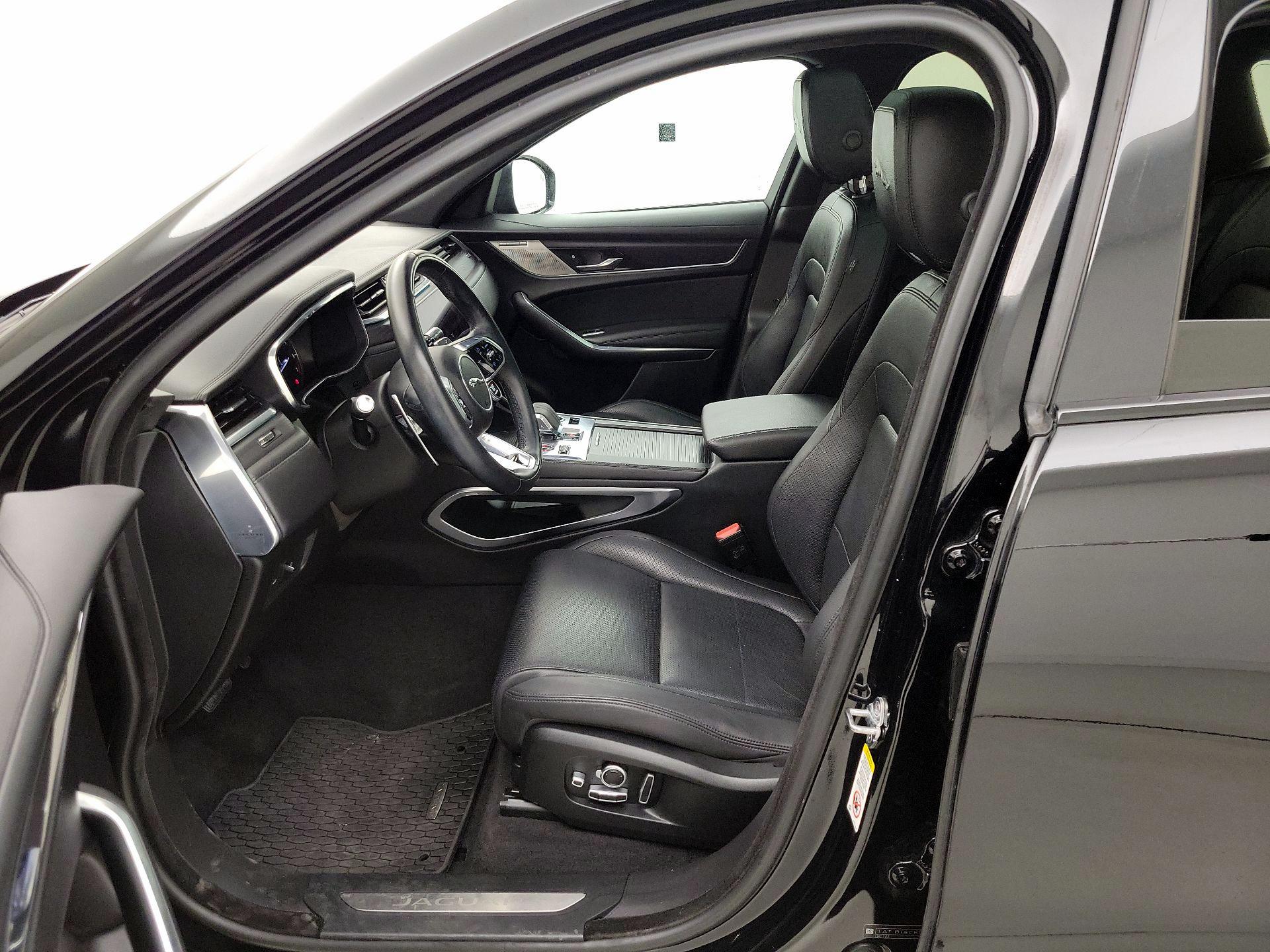 Thumbnail: 2021 Jaguar F-Pace - 11