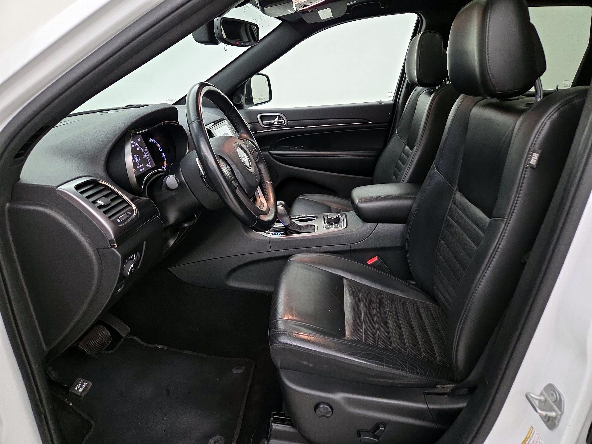 Thumbnail: 2020 Jeep Grand Cherokee - 11