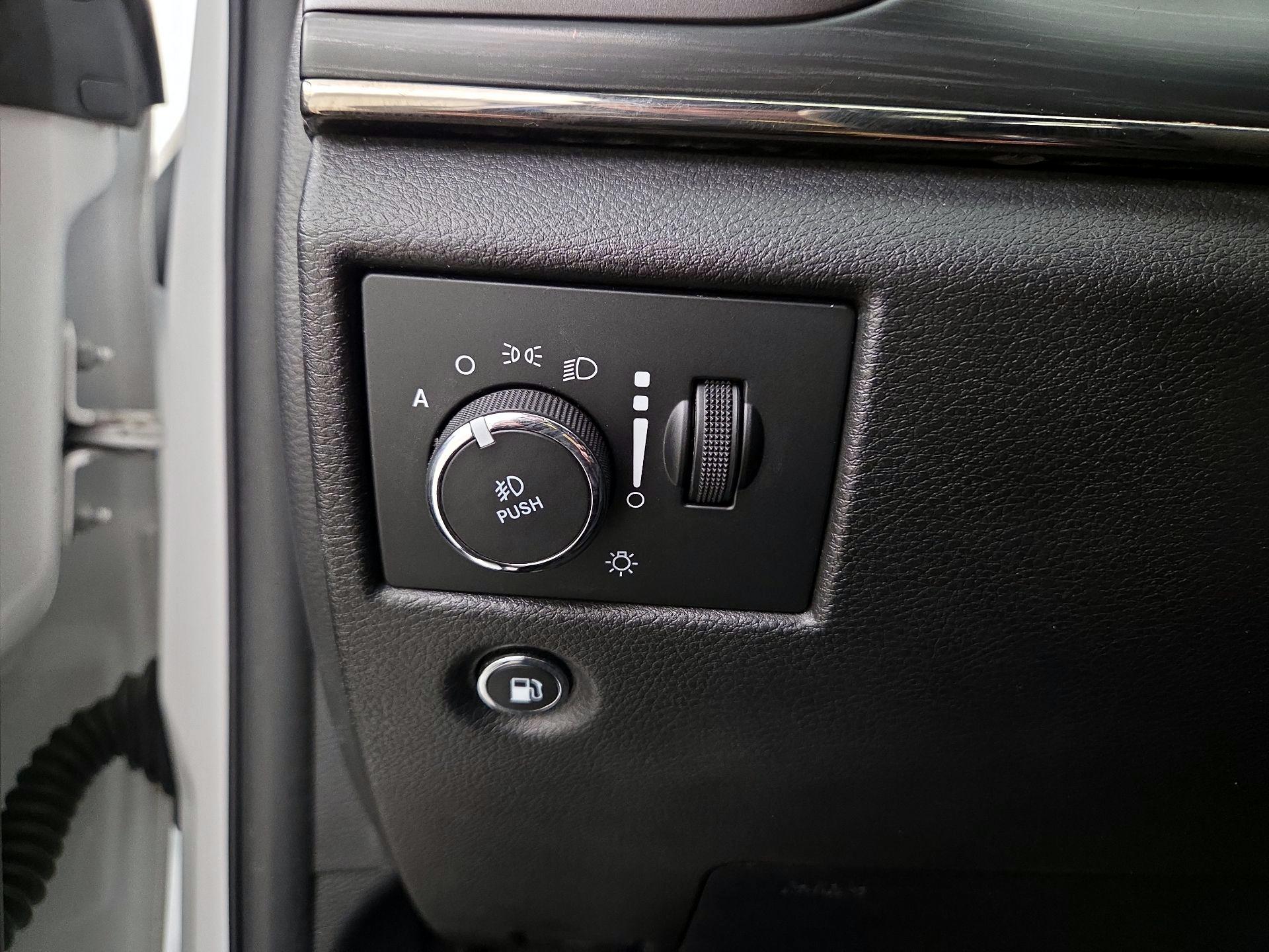 Thumbnail: 2020 Jeep Grand Cherokee - 13