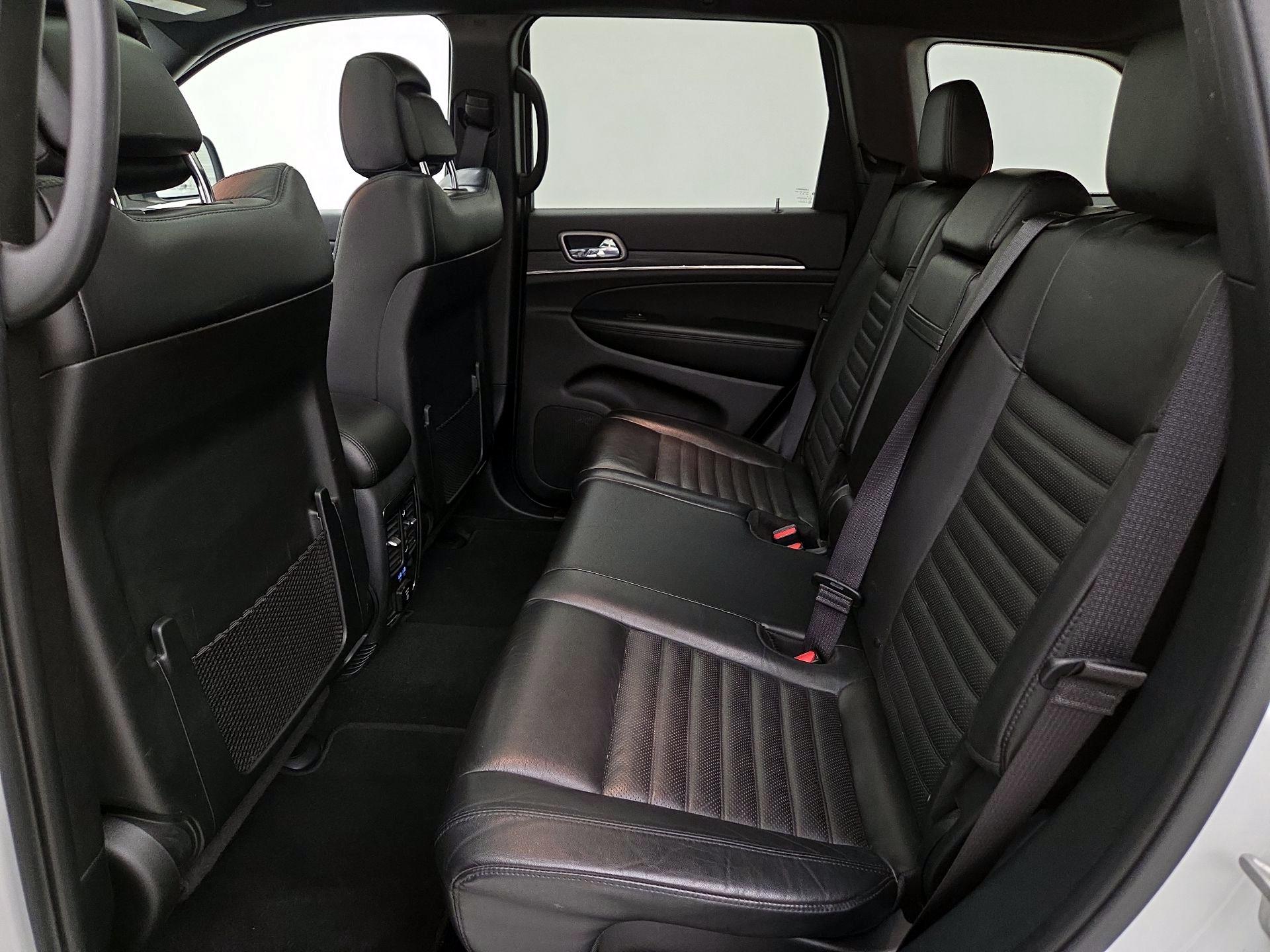 Thumbnail: 2020 Jeep Grand Cherokee - 20