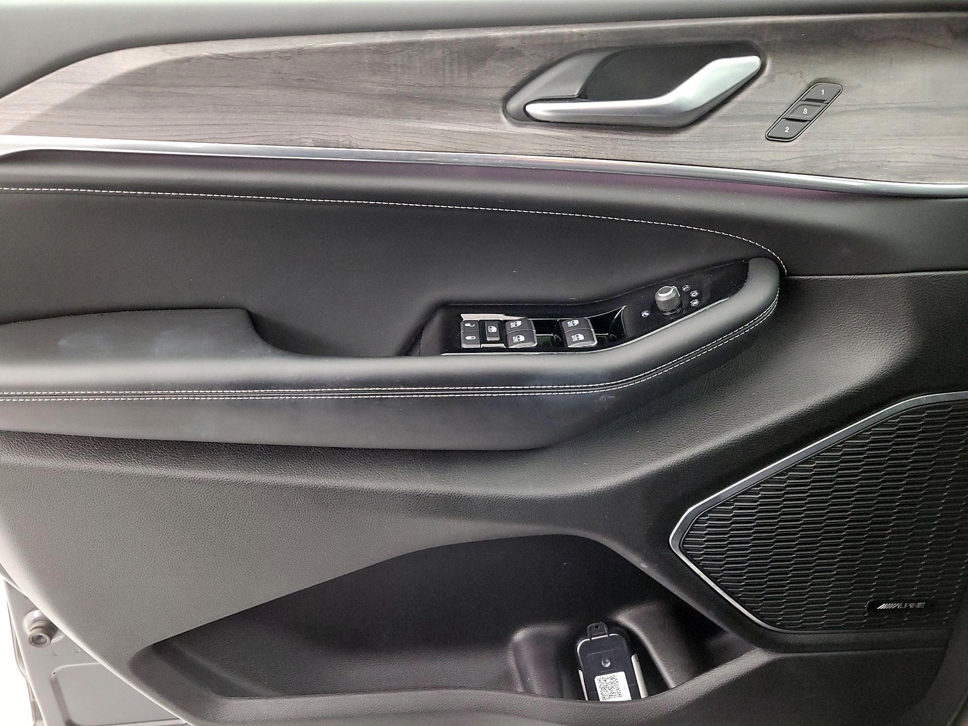 Thumbnail: 2022 Jeep Grand Cherokee - 12