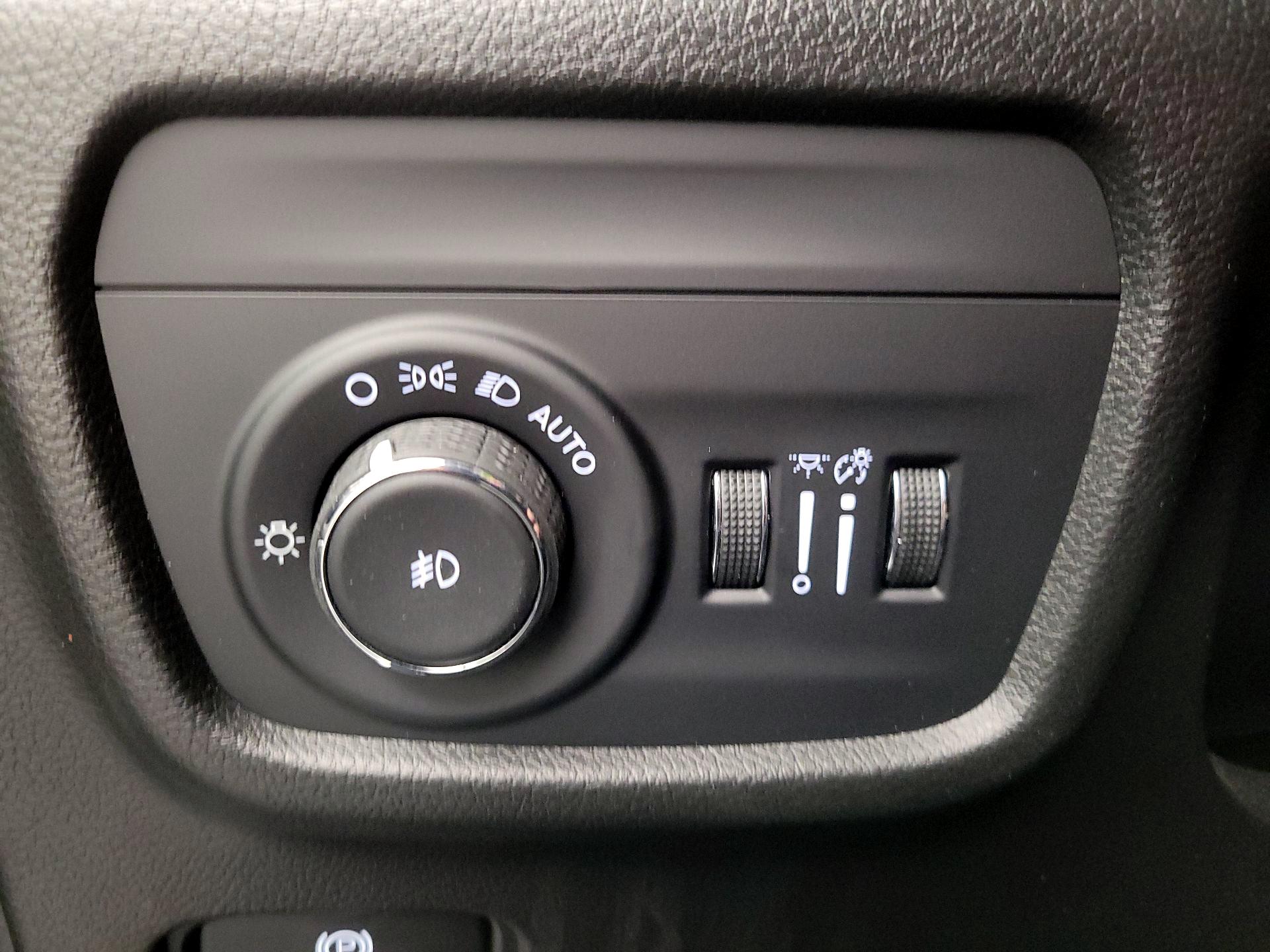 Thumbnail: 2022 Jeep Grand Cherokee - 13