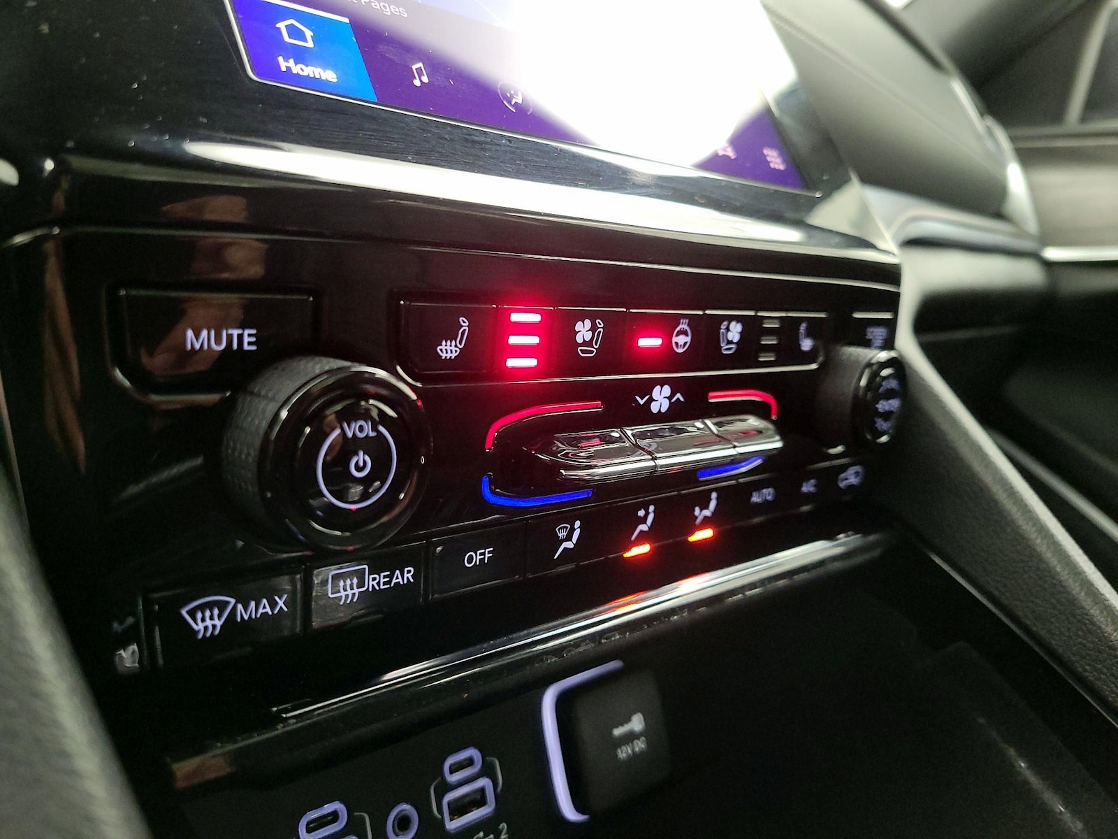 2022 Jeep Grand Cherokee Overland - Photo 18