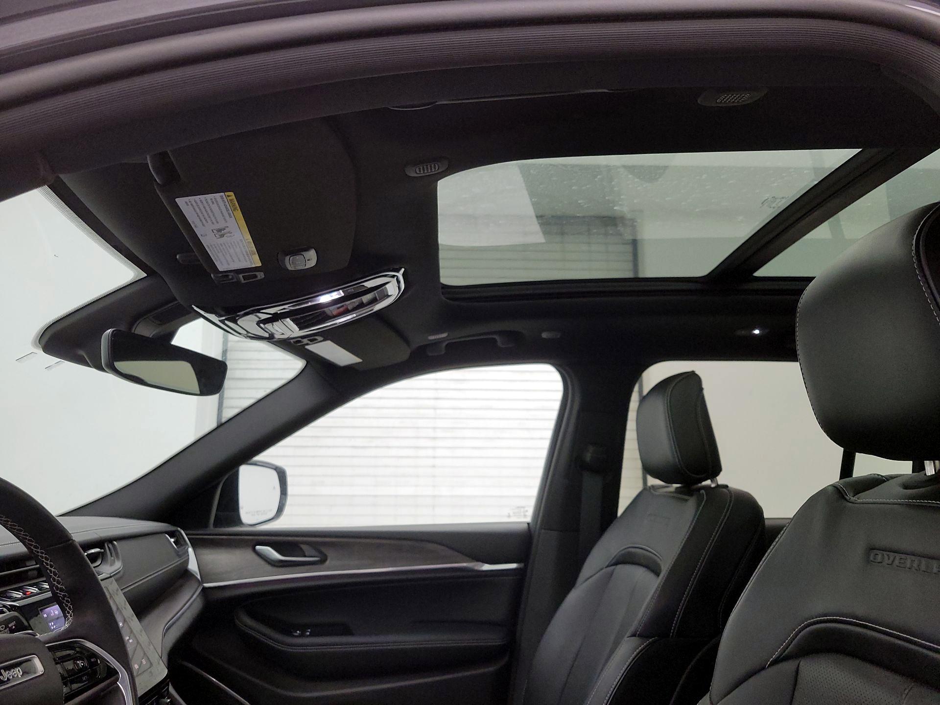 Thumbnail: 2022 Jeep Grand Cherokee - 20