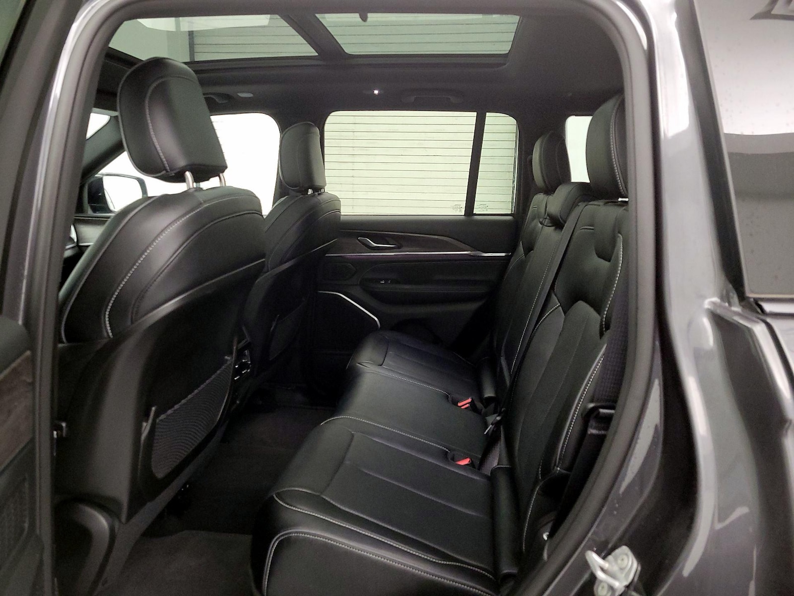 2022 Jeep Grand Cherokee Overland - Photo 22