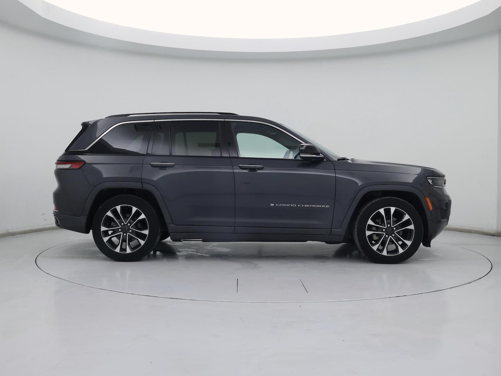 2022 Jeep Grand Cherokee Overland - Photo 8