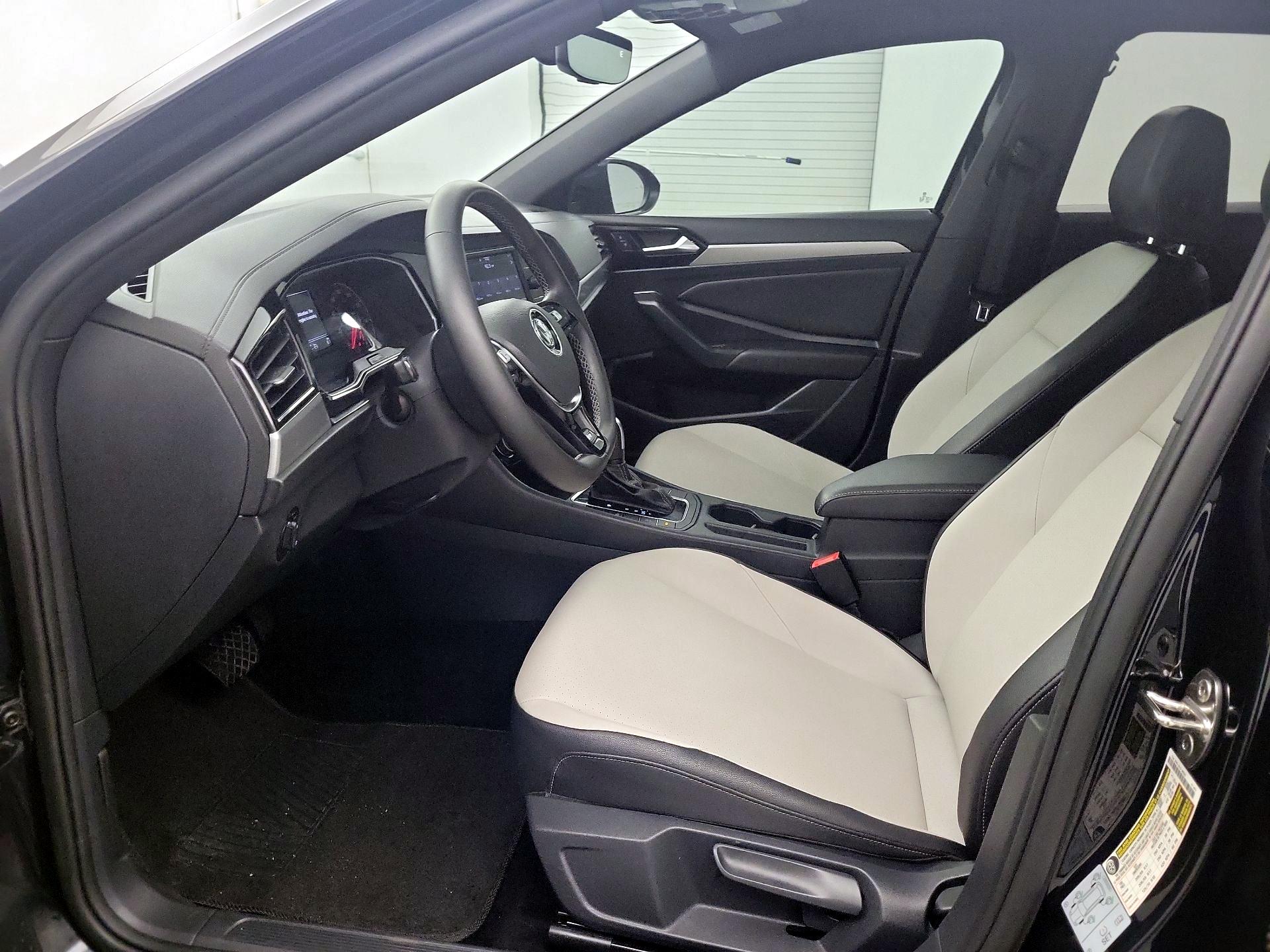 Thumbnail: 2020 Volkswagen Jetta - 9