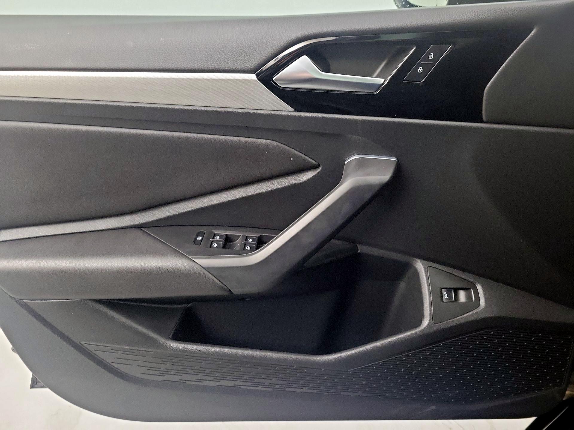 Thumbnail: 2020 Volkswagen Jetta - 10