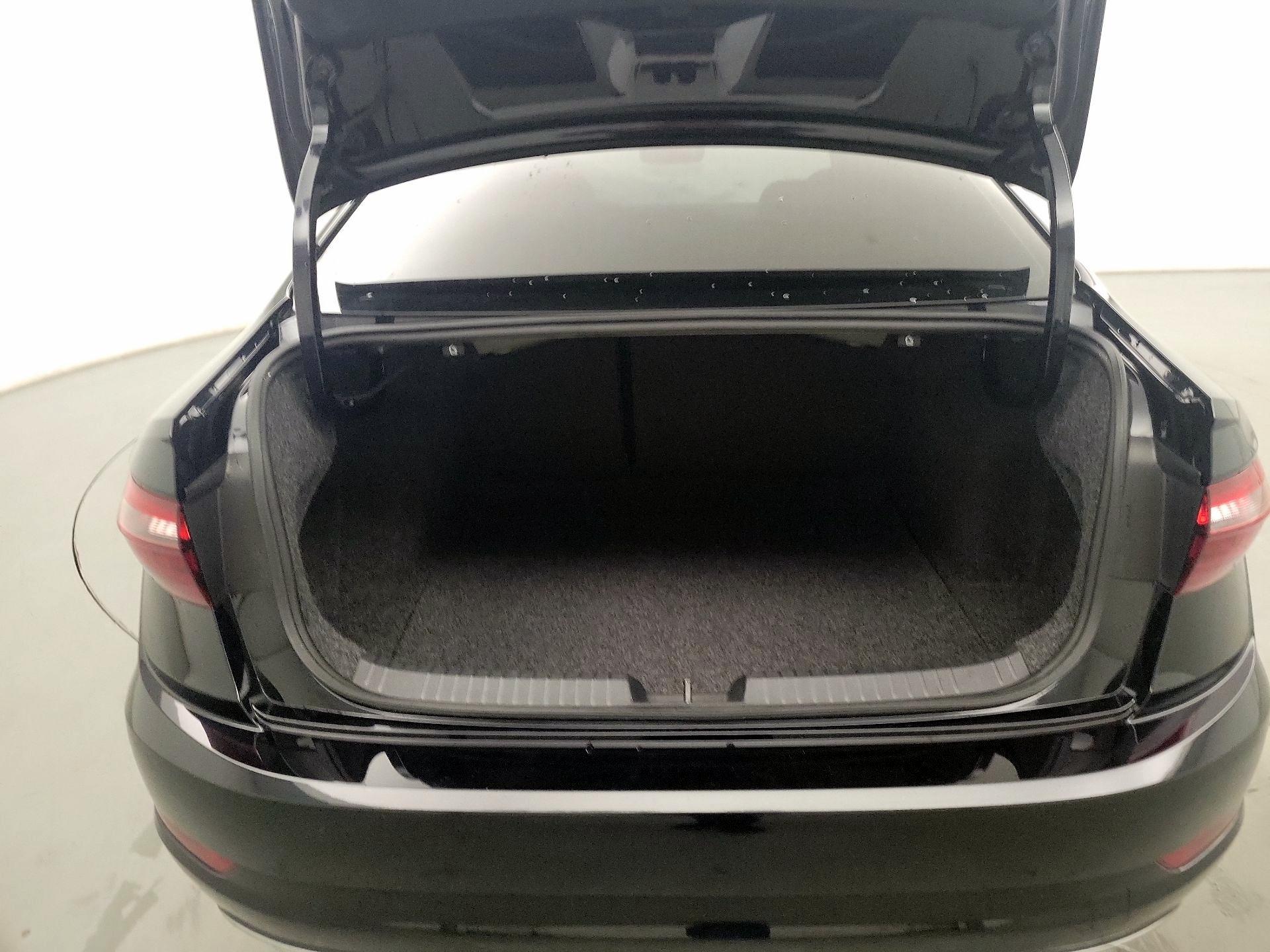 Thumbnail: 2020 Volkswagen Jetta - 19