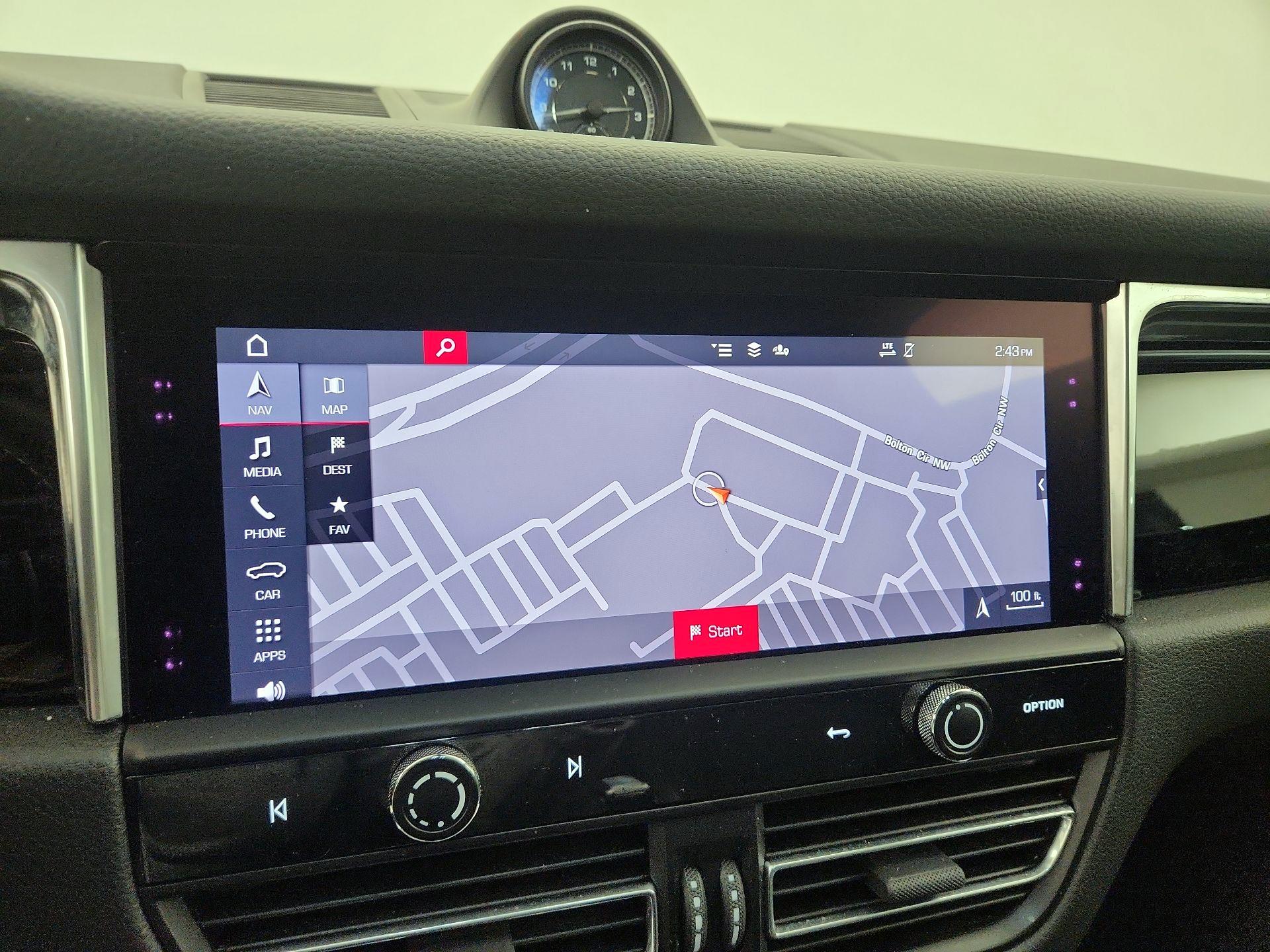 Thumbnail: 2022 Porsche Macan - 14