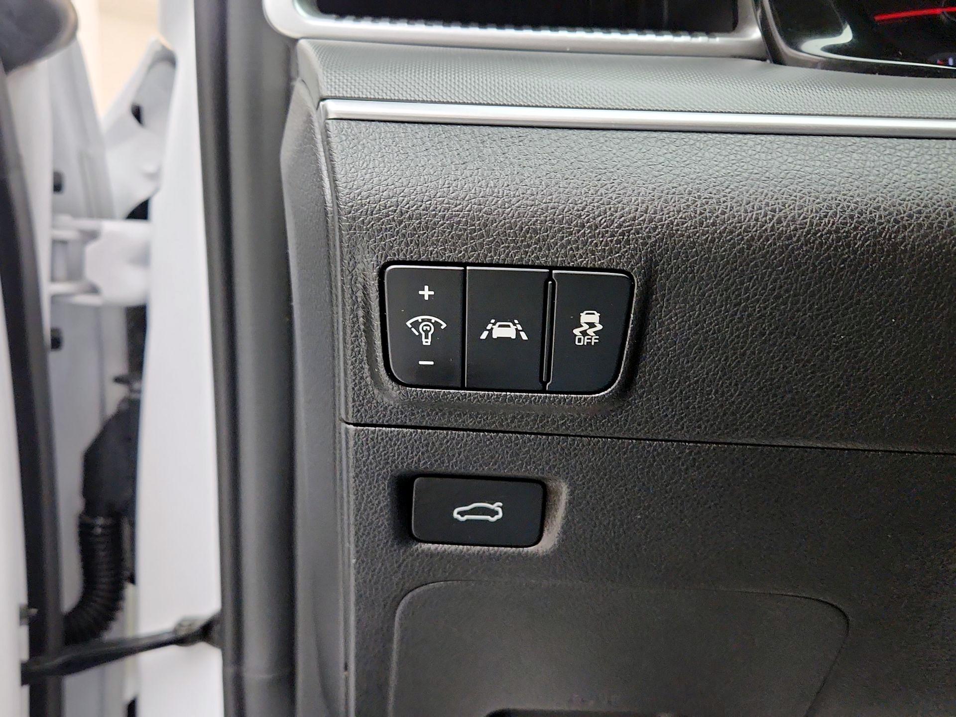 Thumbnail: 2023 Kia K5 - 13