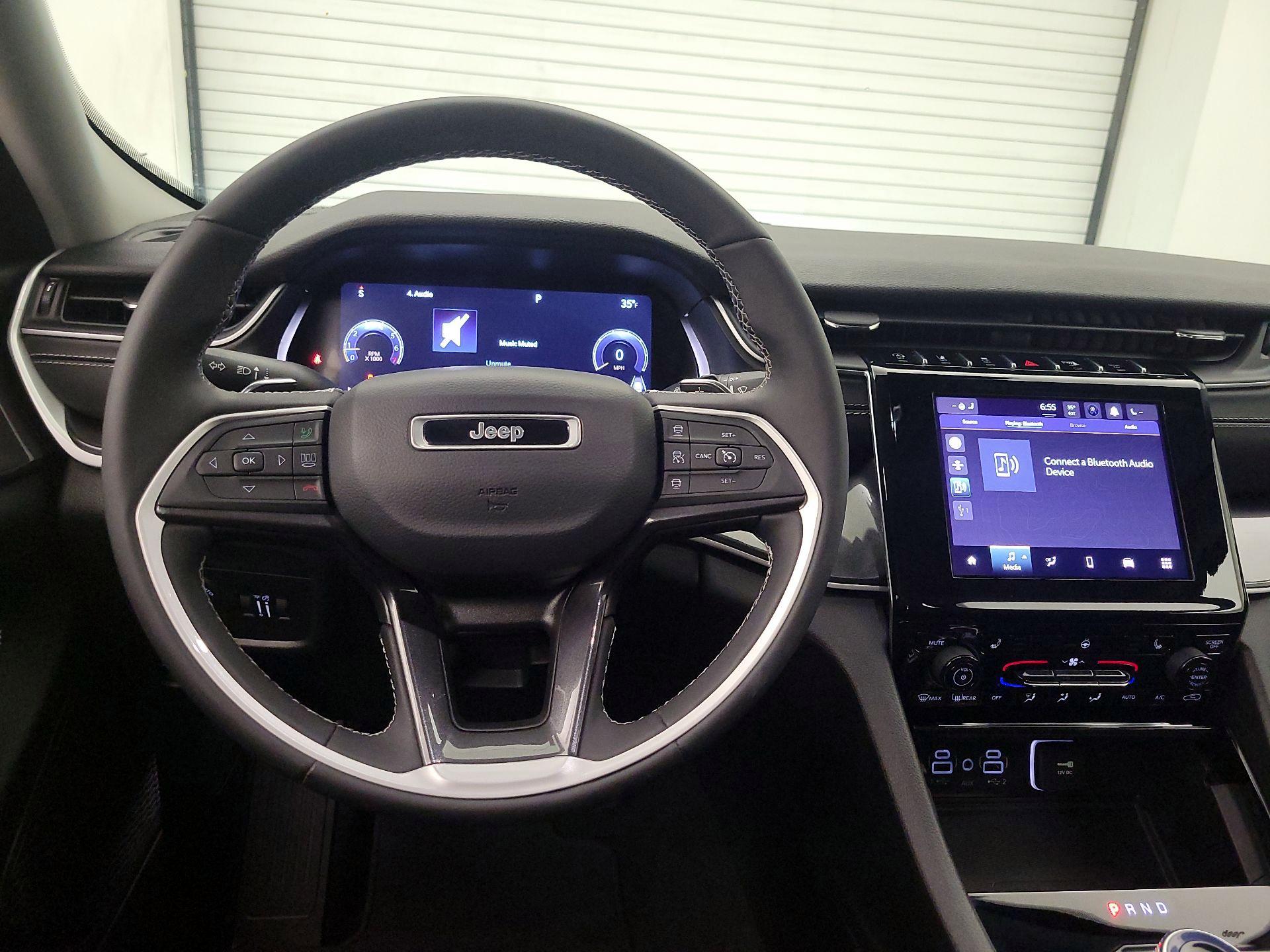 Thumbnail: 2023 Jeep Grand Cherokee - 10