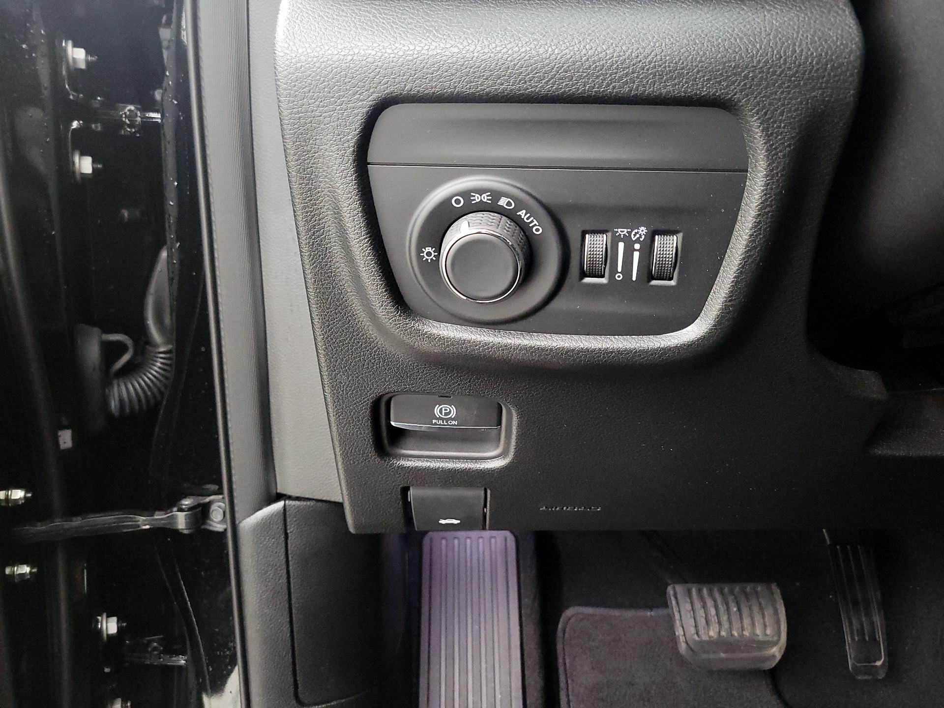 Thumbnail: 2023 Jeep Grand Cherokee - 13