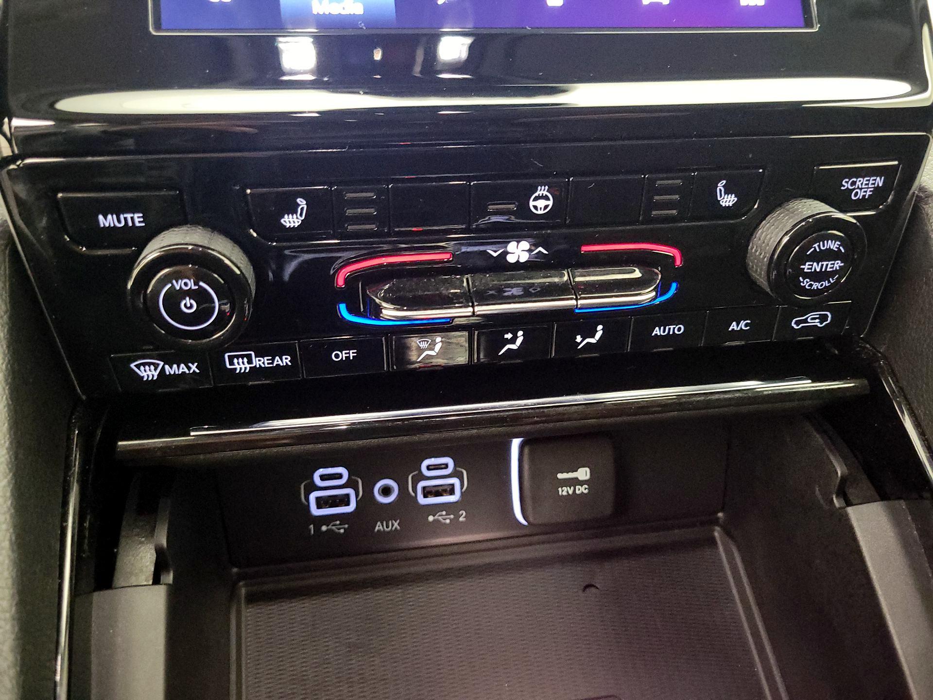 Thumbnail: 2023 Jeep Grand Cherokee - 16