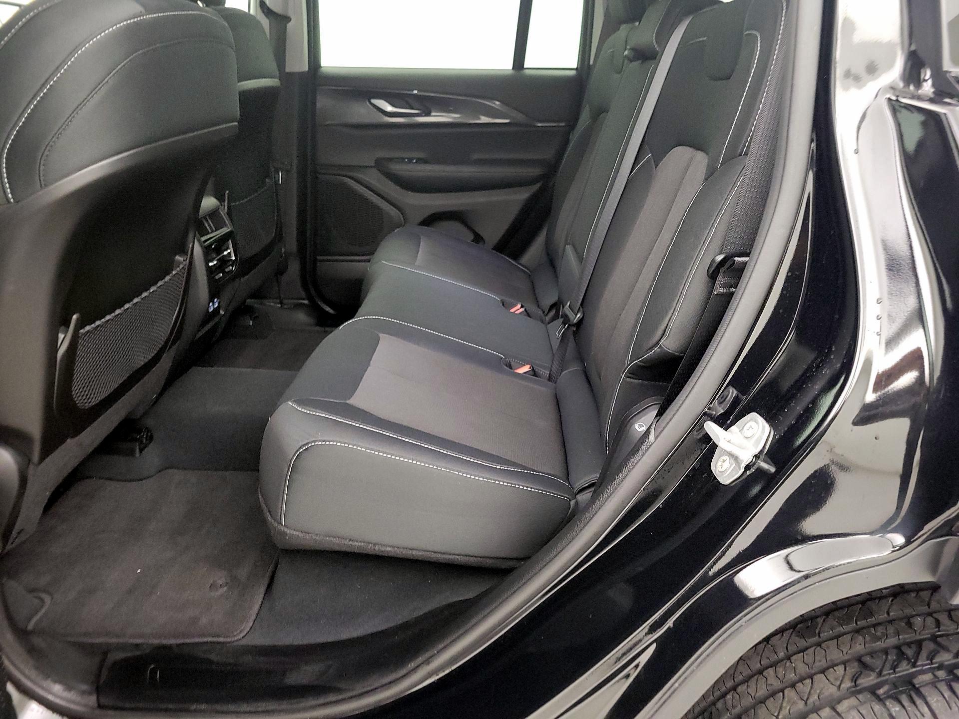 Thumbnail: 2023 Jeep Grand Cherokee - 20