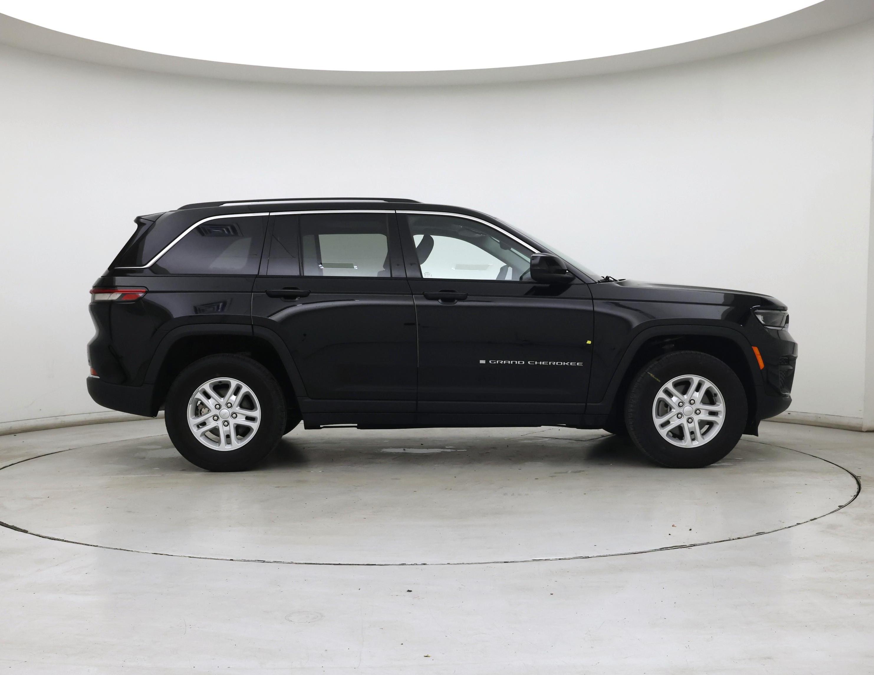 Thumbnail: 2023 Jeep Grand Cherokee - 7