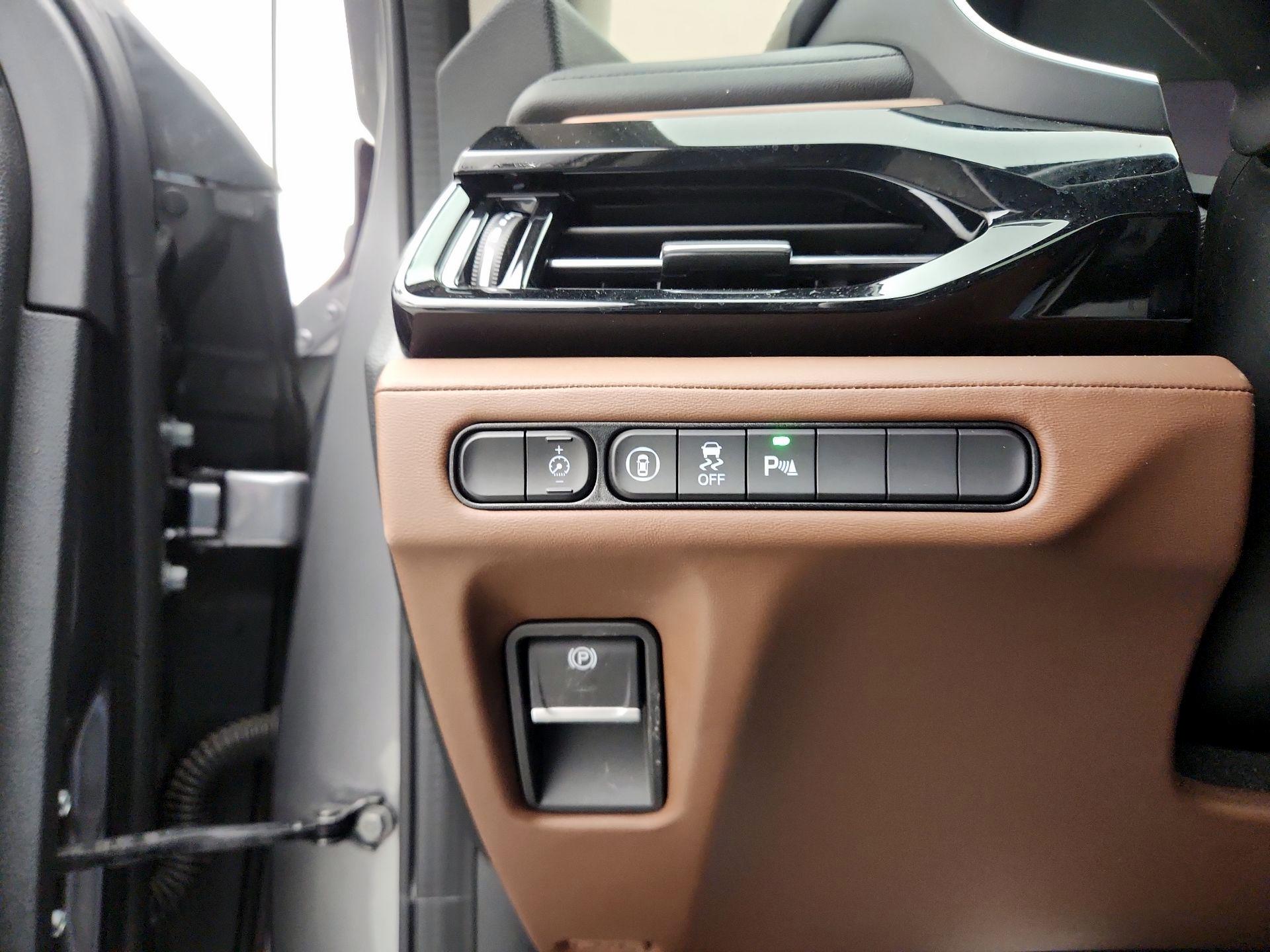 Thumbnail: 2023 Acura MDX - 13