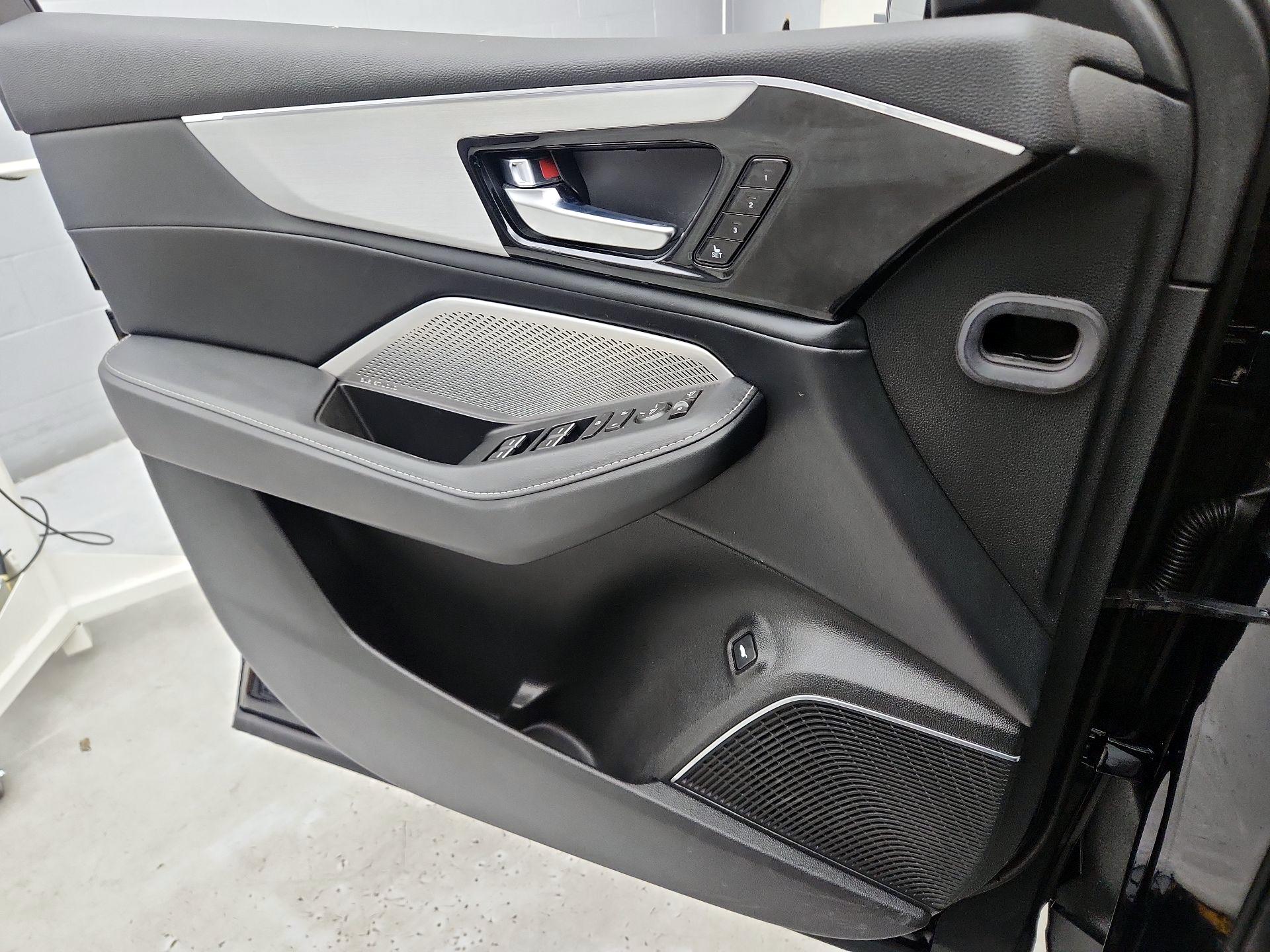 Thumbnail: 2023 Acura MDX - 12