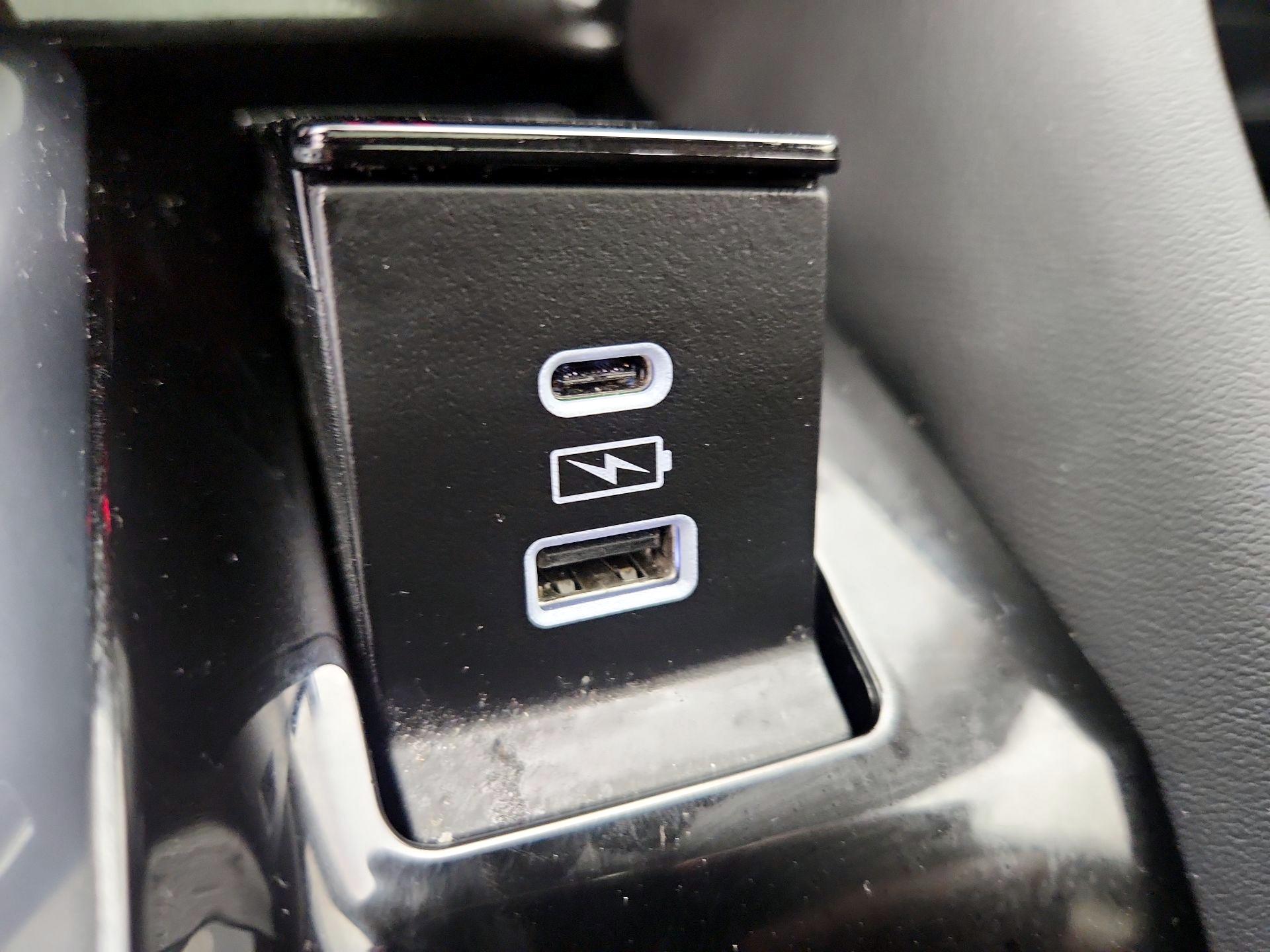 Thumbnail: 2023 Acura MDX - 19