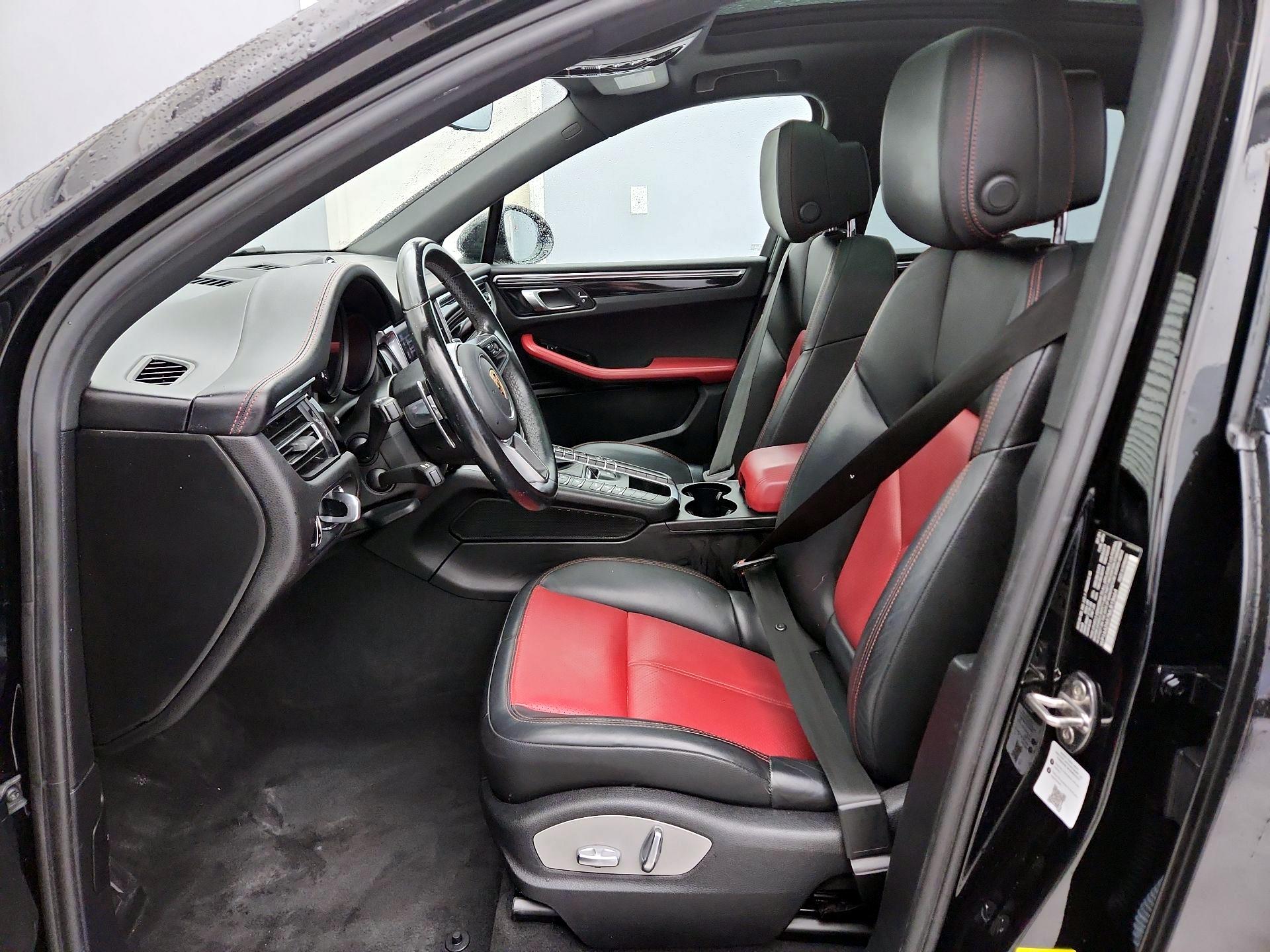 Thumbnail: 2021 Porsche Macan - 11