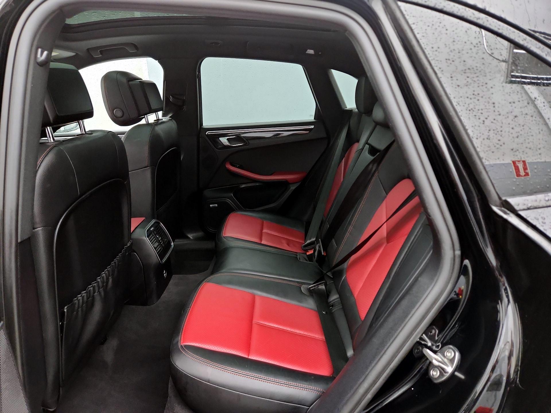 Thumbnail: 2021 Porsche Macan - 20