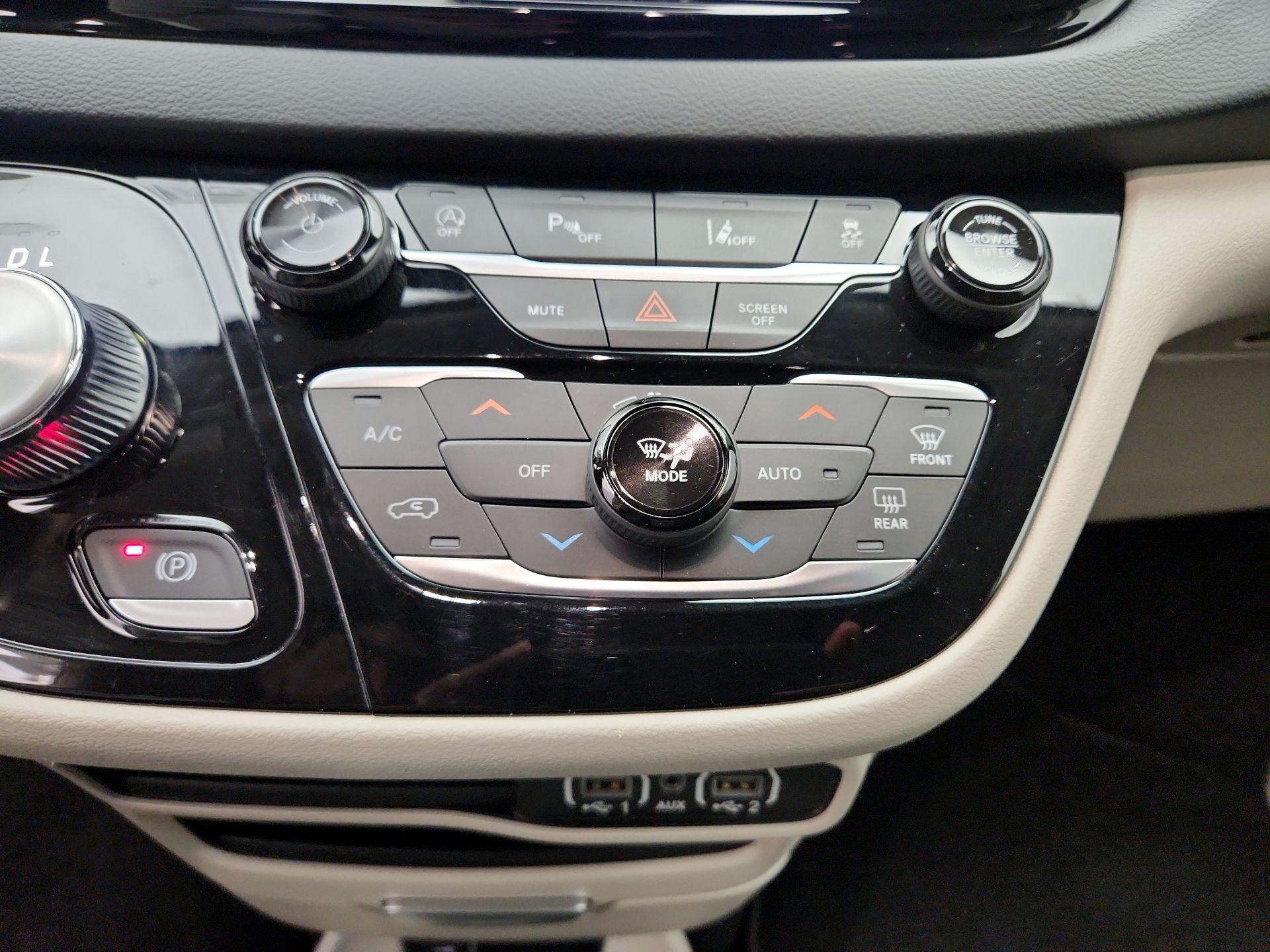 Thumbnail: 2023 Chrysler Pacifica - 16