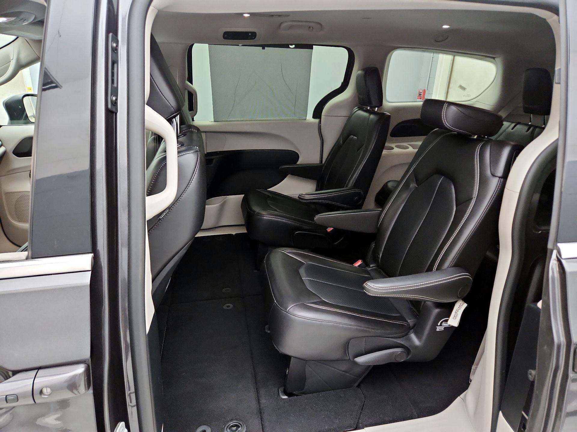 Thumbnail: 2023 Chrysler Pacifica - 19