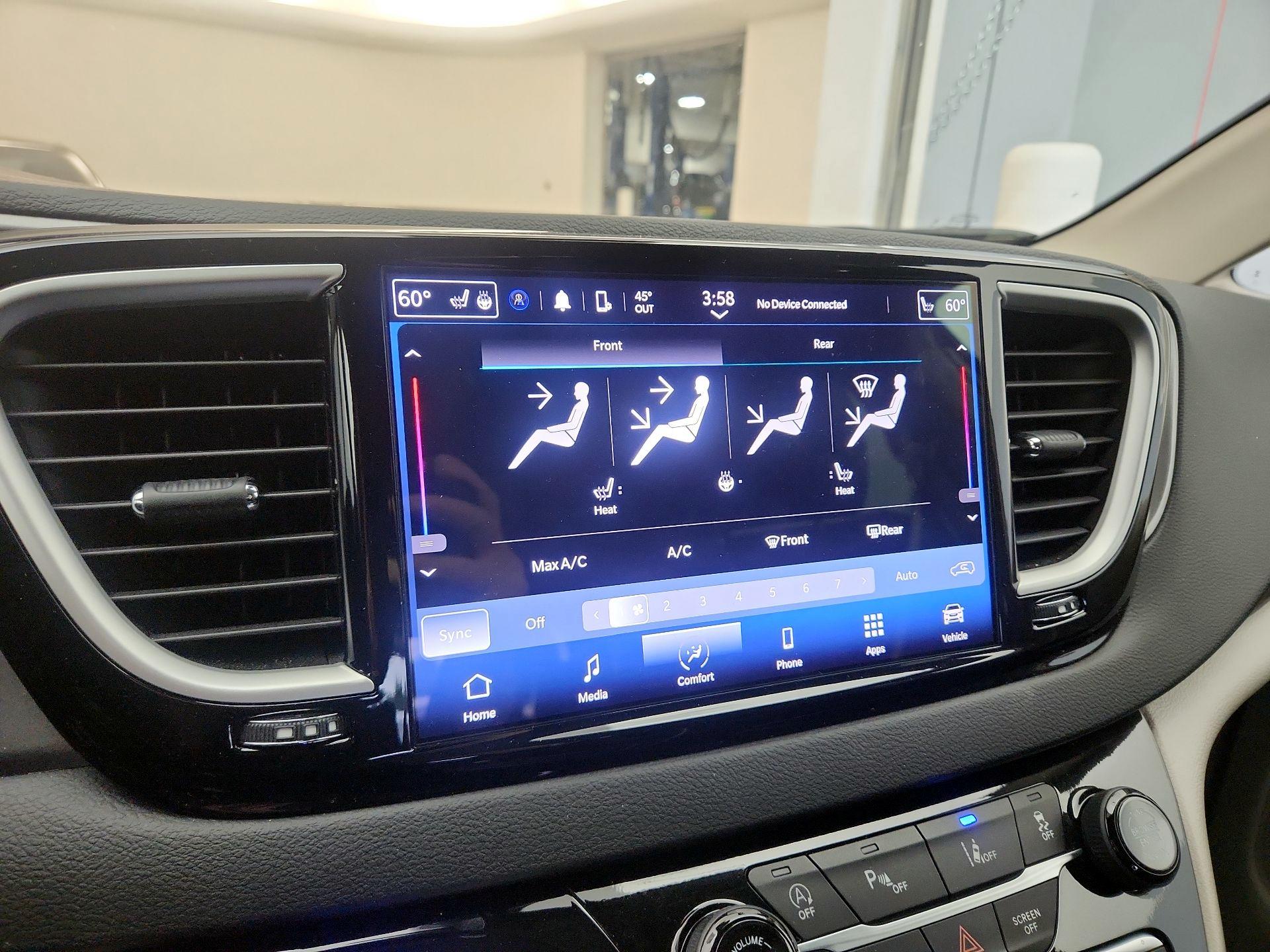 Thumbnail: 2024 Chrysler Pacifica - 16