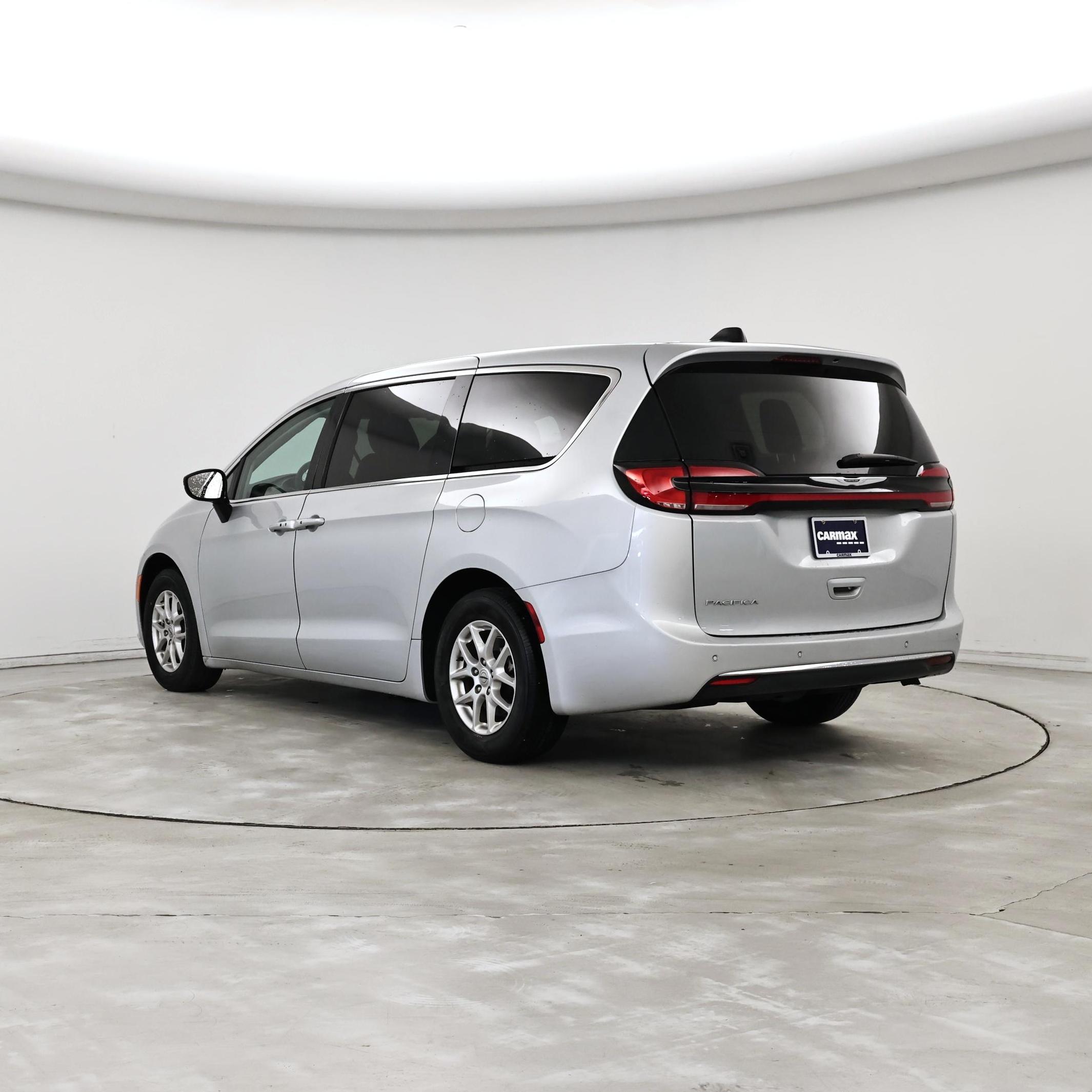 Thumbnail: 2024 Chrysler Pacifica - 2