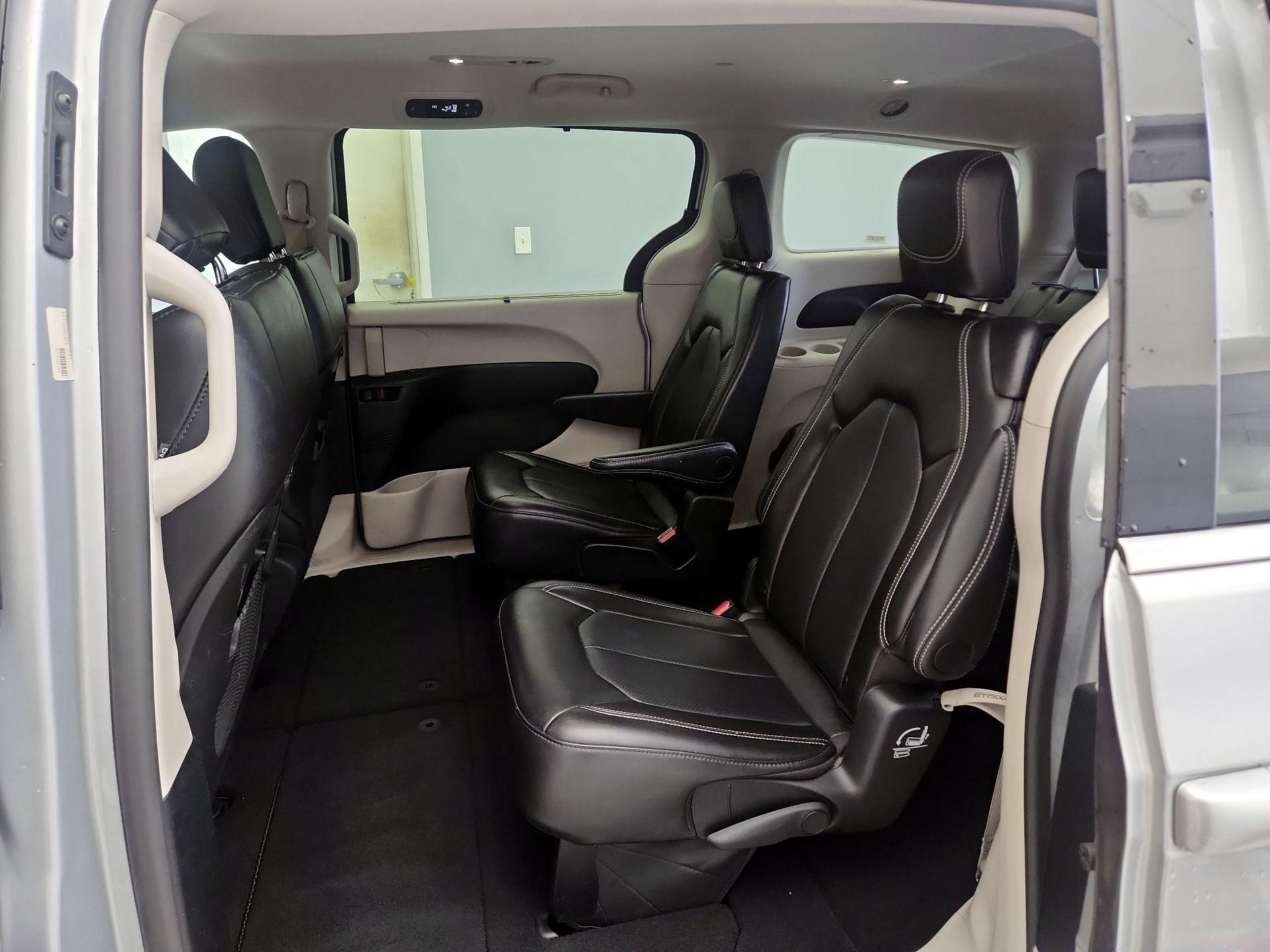 Thumbnail: 2024 Chrysler Pacifica - 19