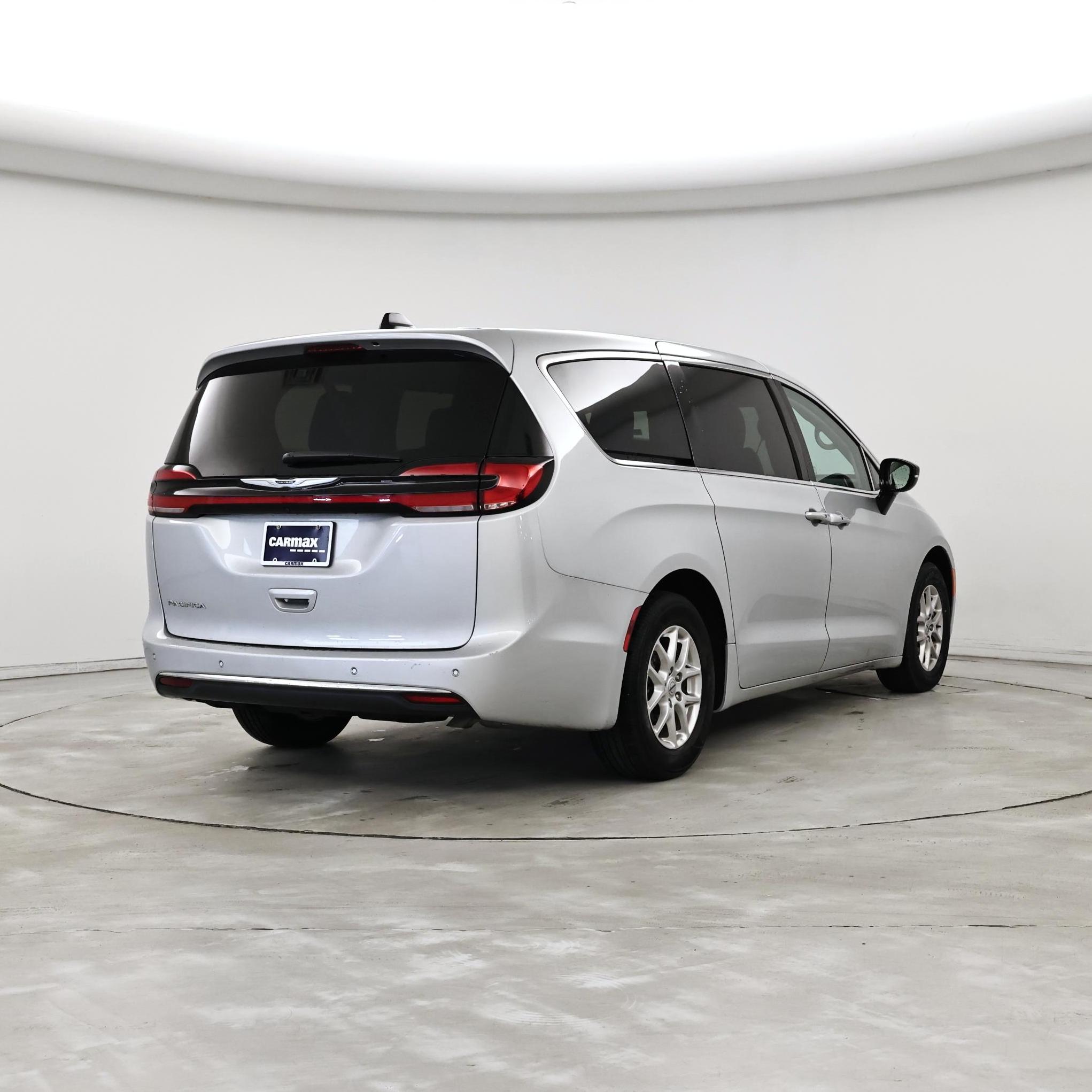 Thumbnail: 2024 Chrysler Pacifica - 8