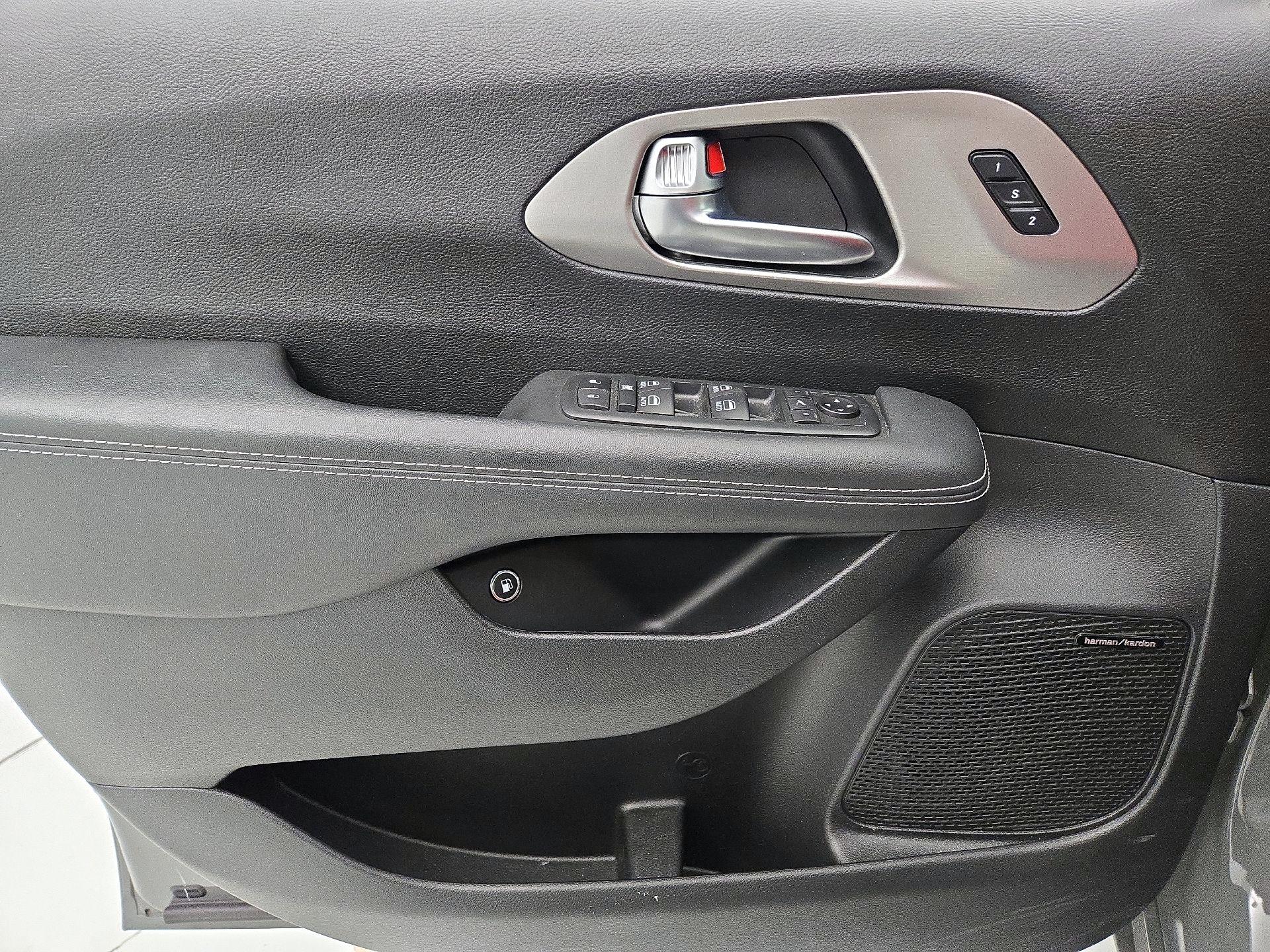 Thumbnail: 2020 Chrysler Pacifica - 12