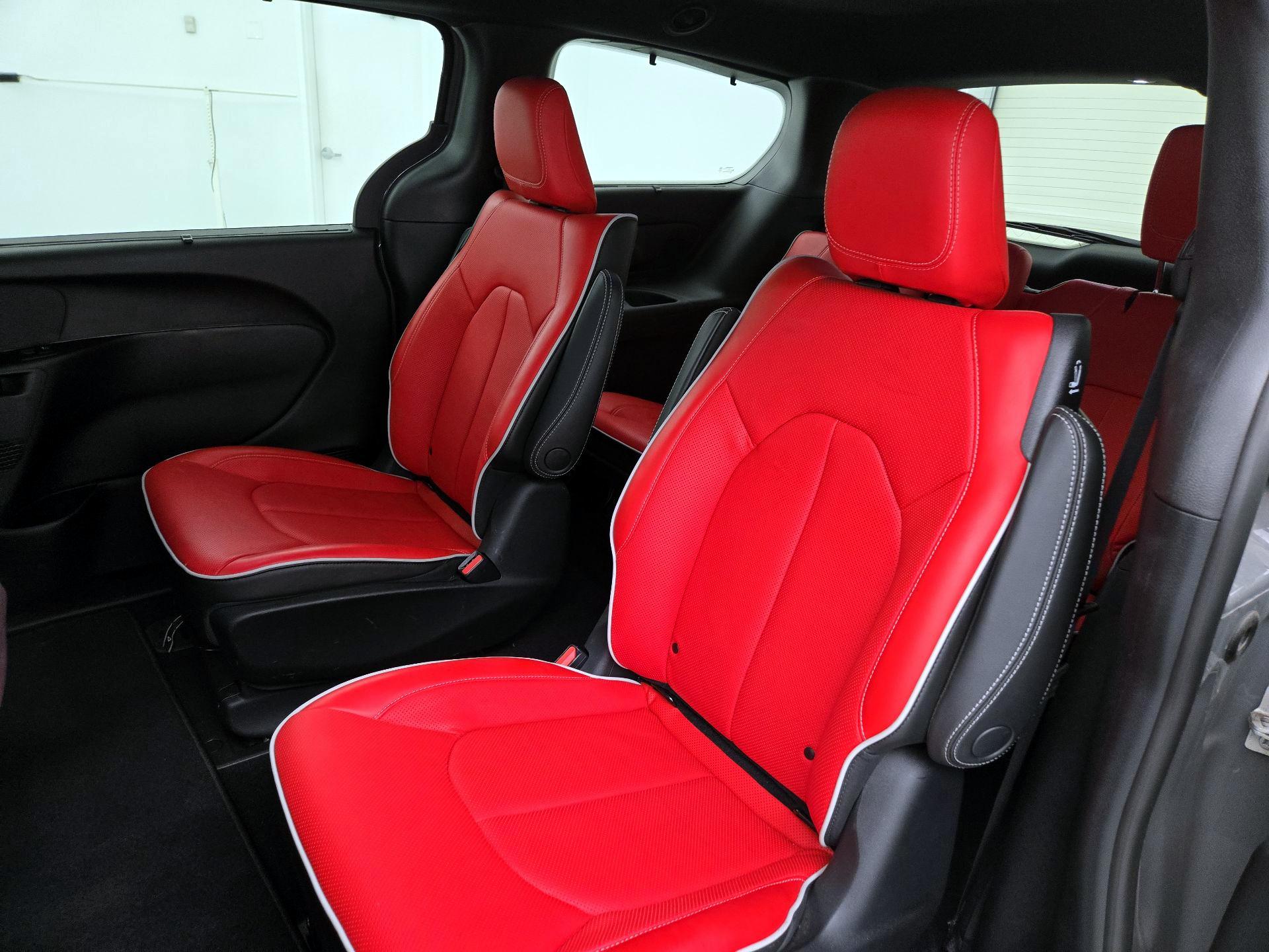 Thumbnail: 2020 Chrysler Pacifica - 20