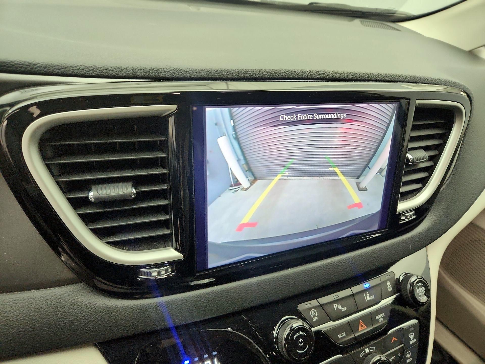 Thumbnail: 2023 Chrysler Pacifica - 14