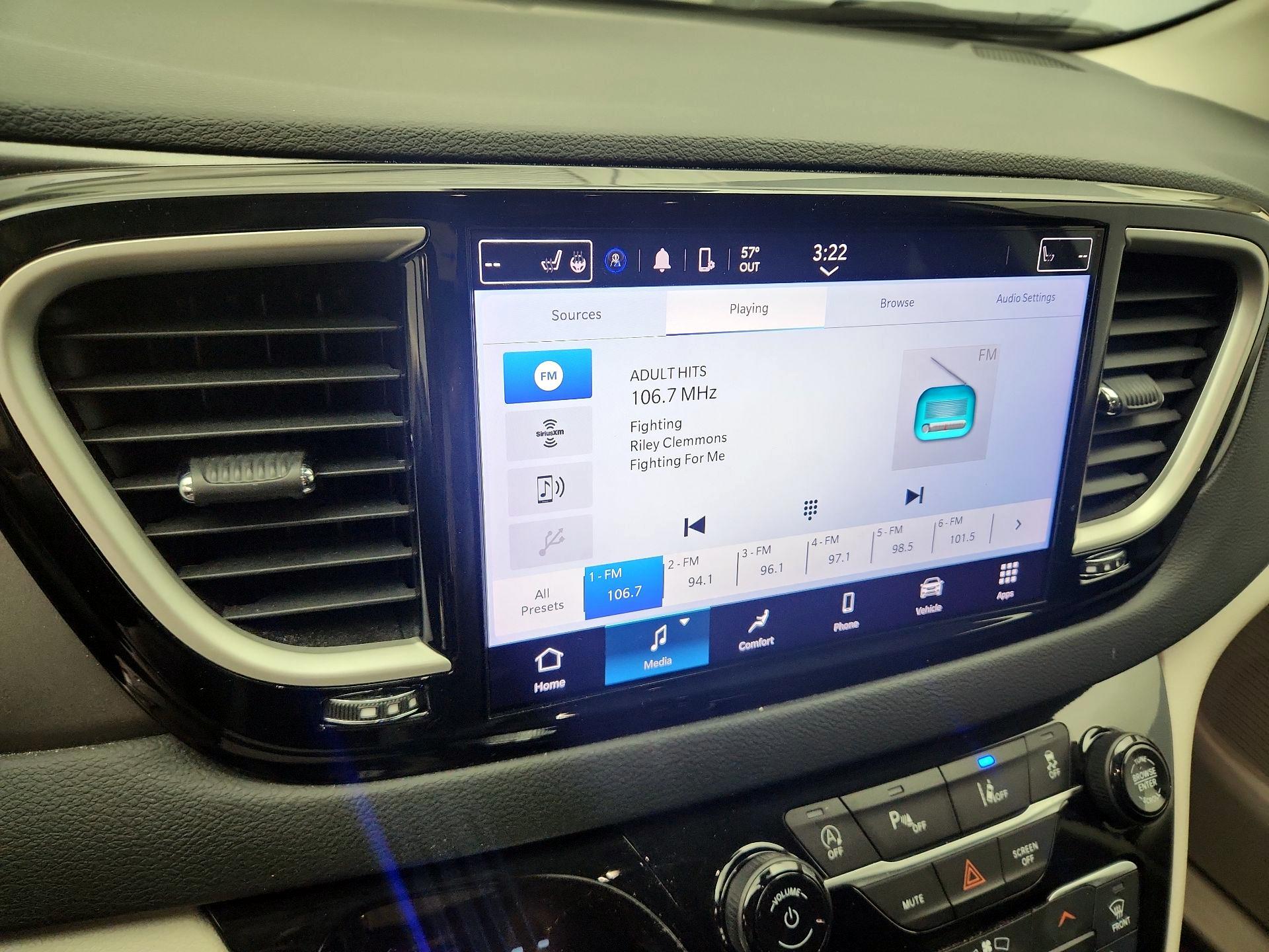 Thumbnail: 2023 Chrysler Pacifica - 15