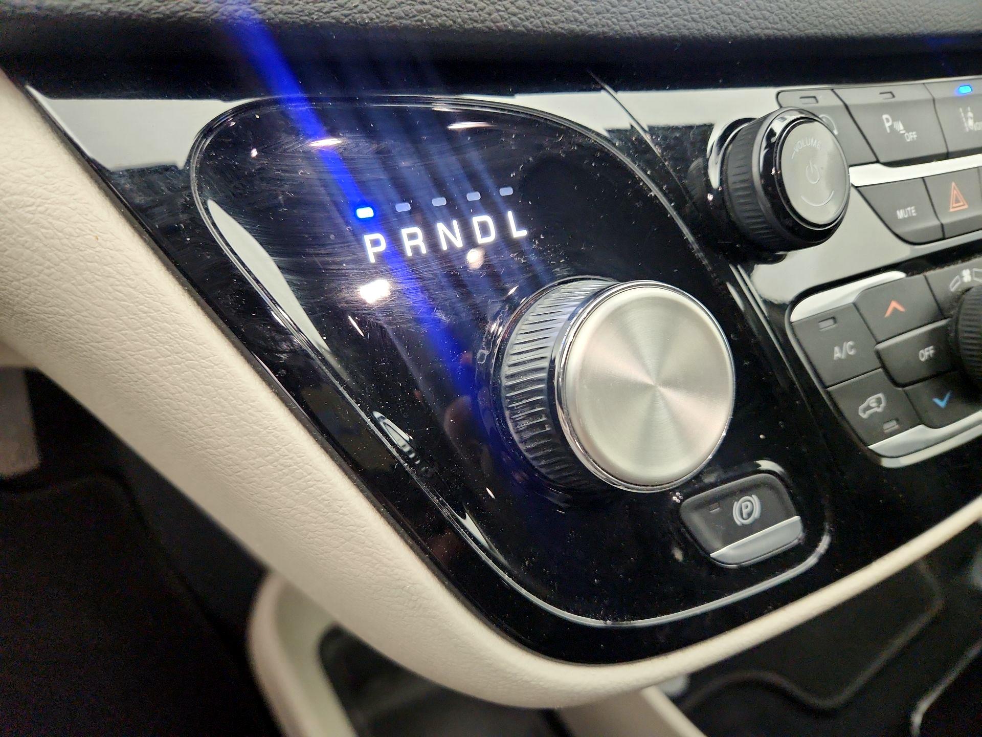 Thumbnail: 2023 Chrysler Pacifica - 17