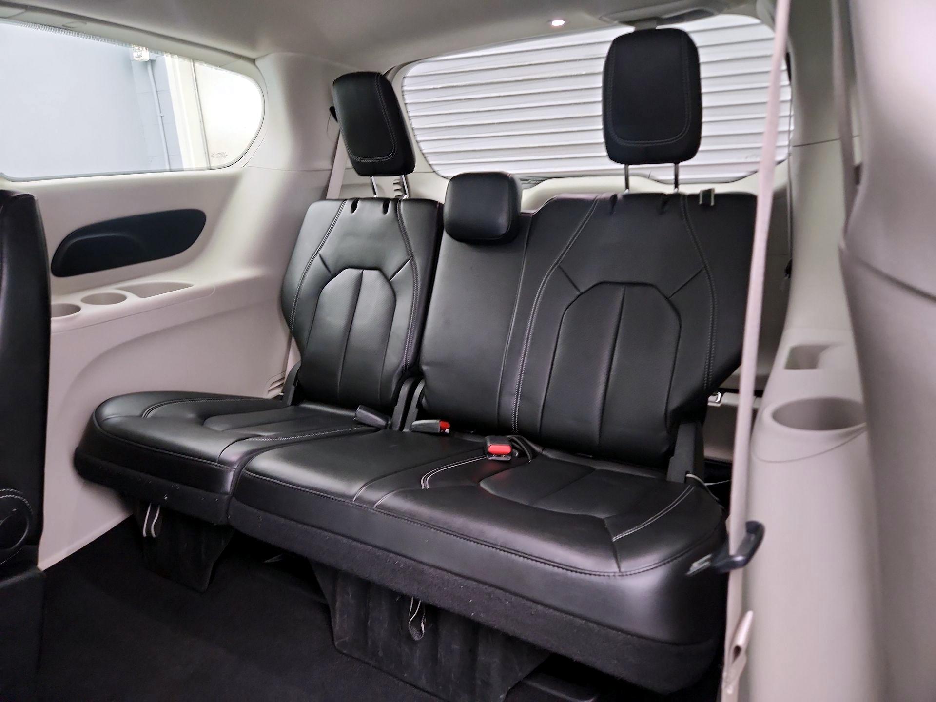 Thumbnail: 2023 Chrysler Pacifica - 20