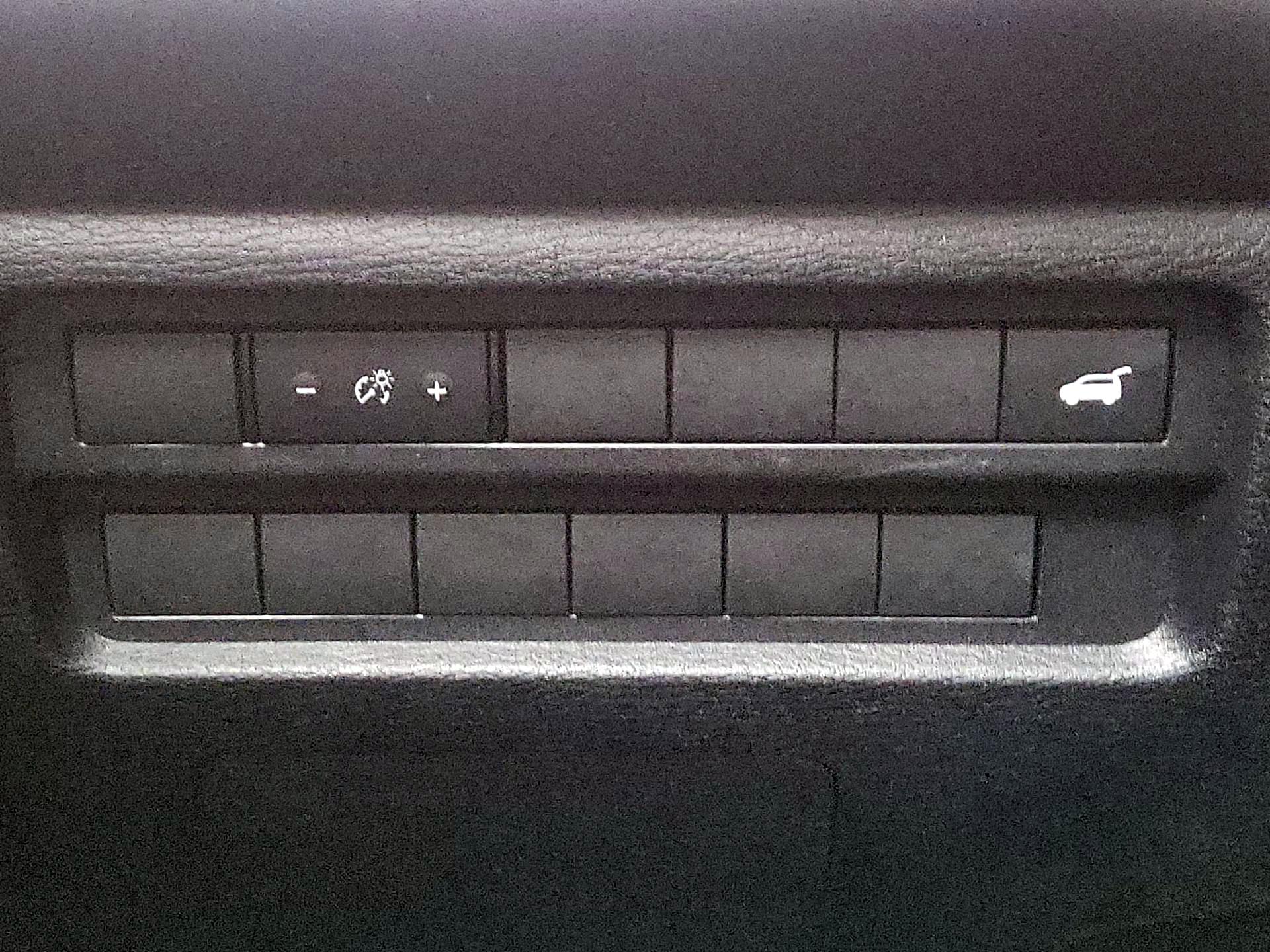 Thumbnail: 2024 Mitsubishi Outlander - 13