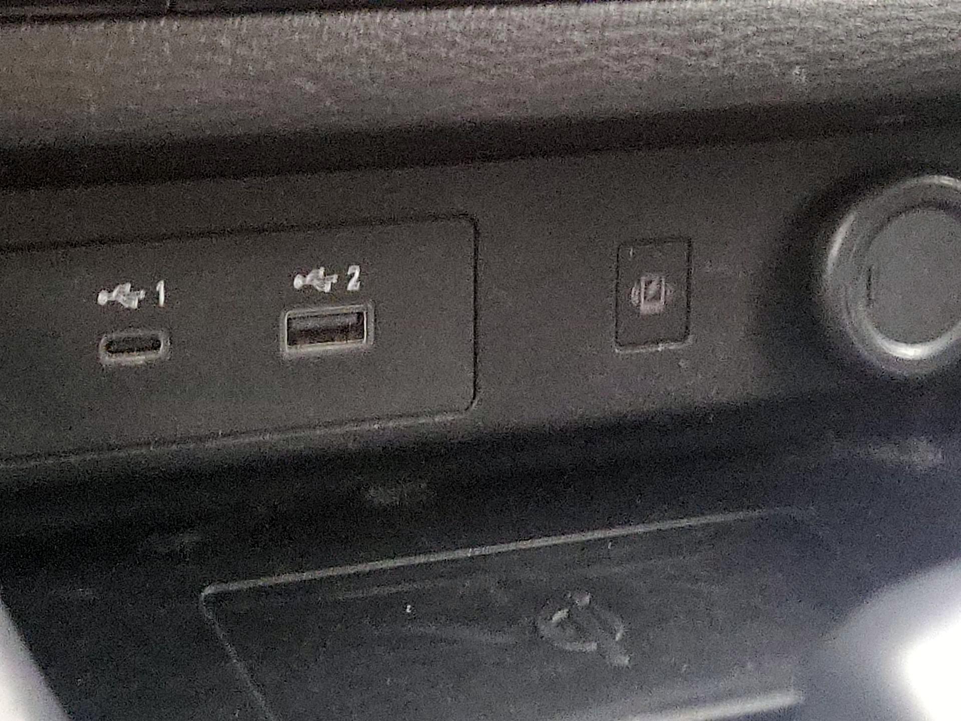 Thumbnail: 2024 Mitsubishi Outlander - 19